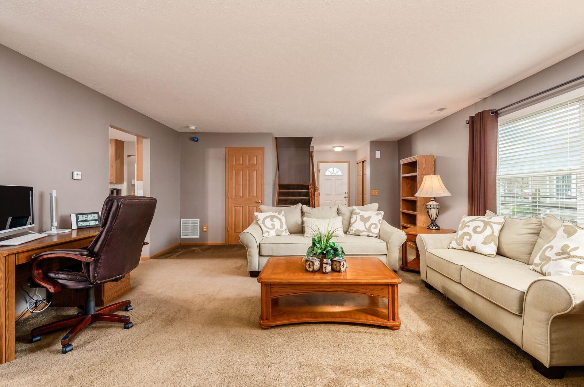 6811 Riding Trl Dr, Cnl Wnchstr OH  43110-7824 exterior