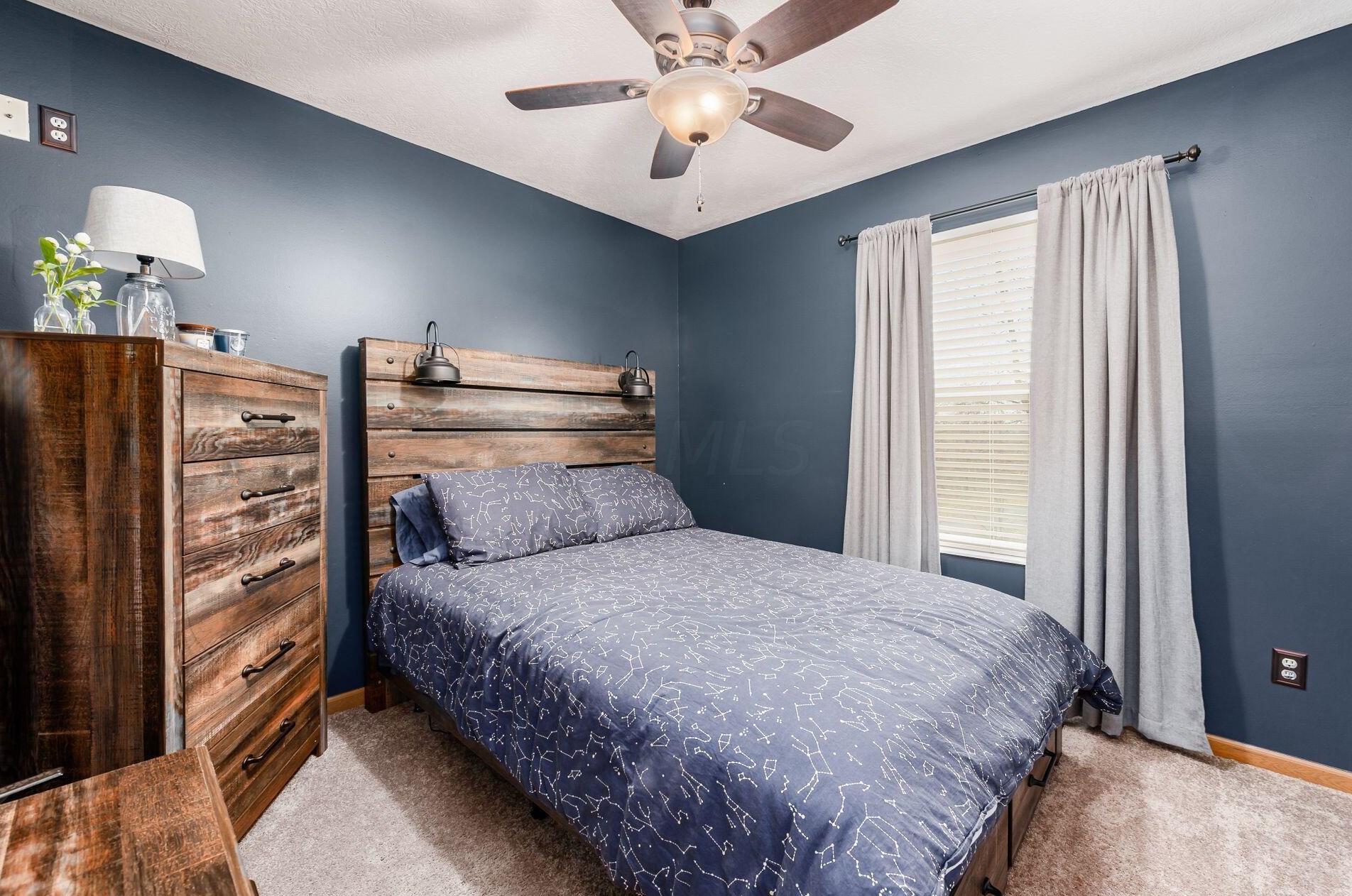 6811 Riding Trl Dr, Cnl Wnchstr OH  43110-7824 exterior