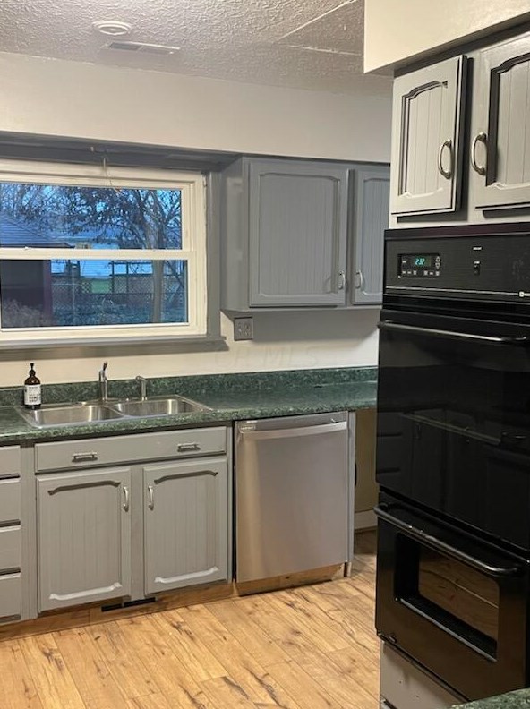 1467 Coronet Dr, Columbus OH 43224-2828 exterior