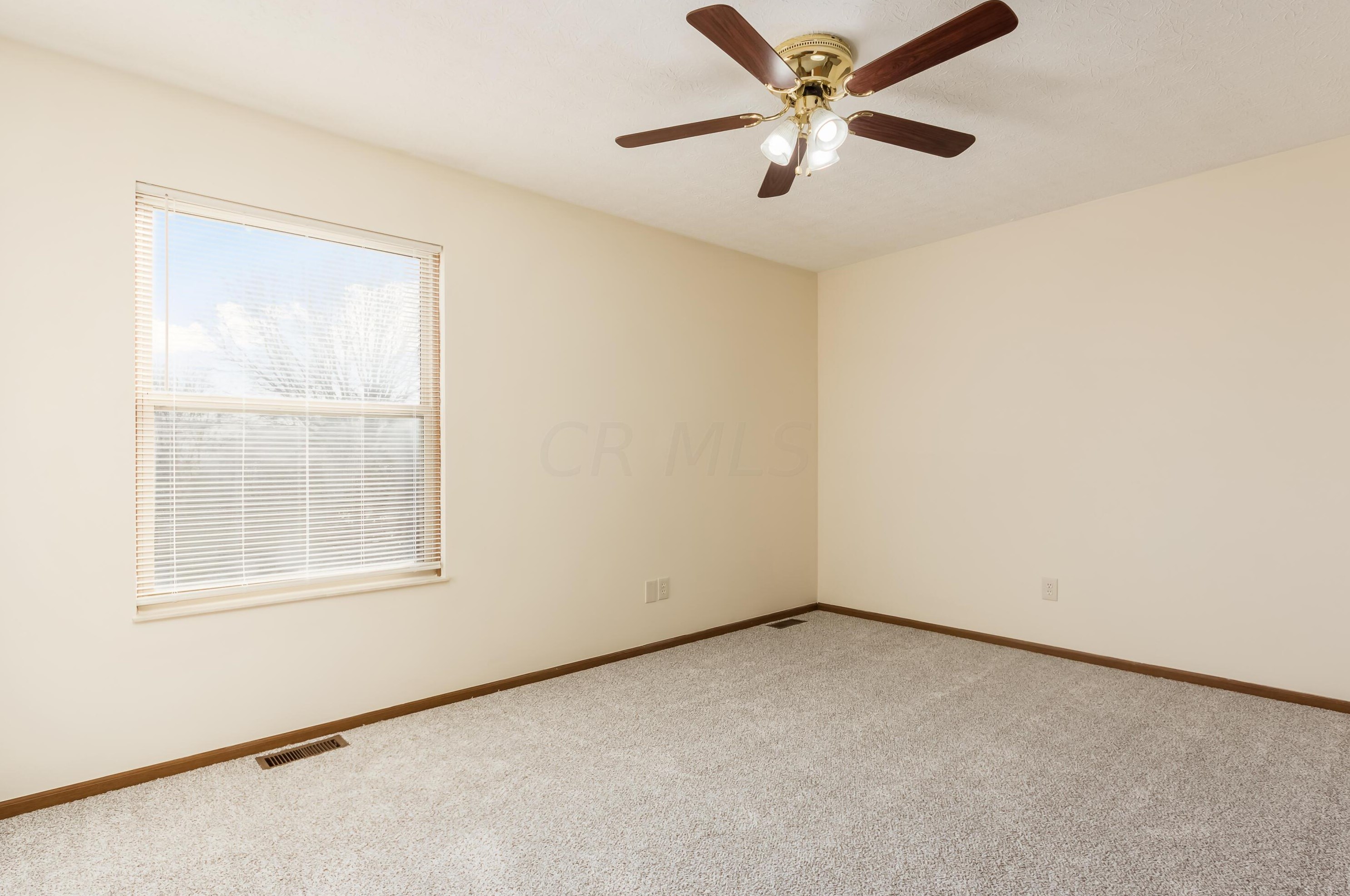 1308 Pinnacle Dr, Columbus OH 43204-1776 exterior