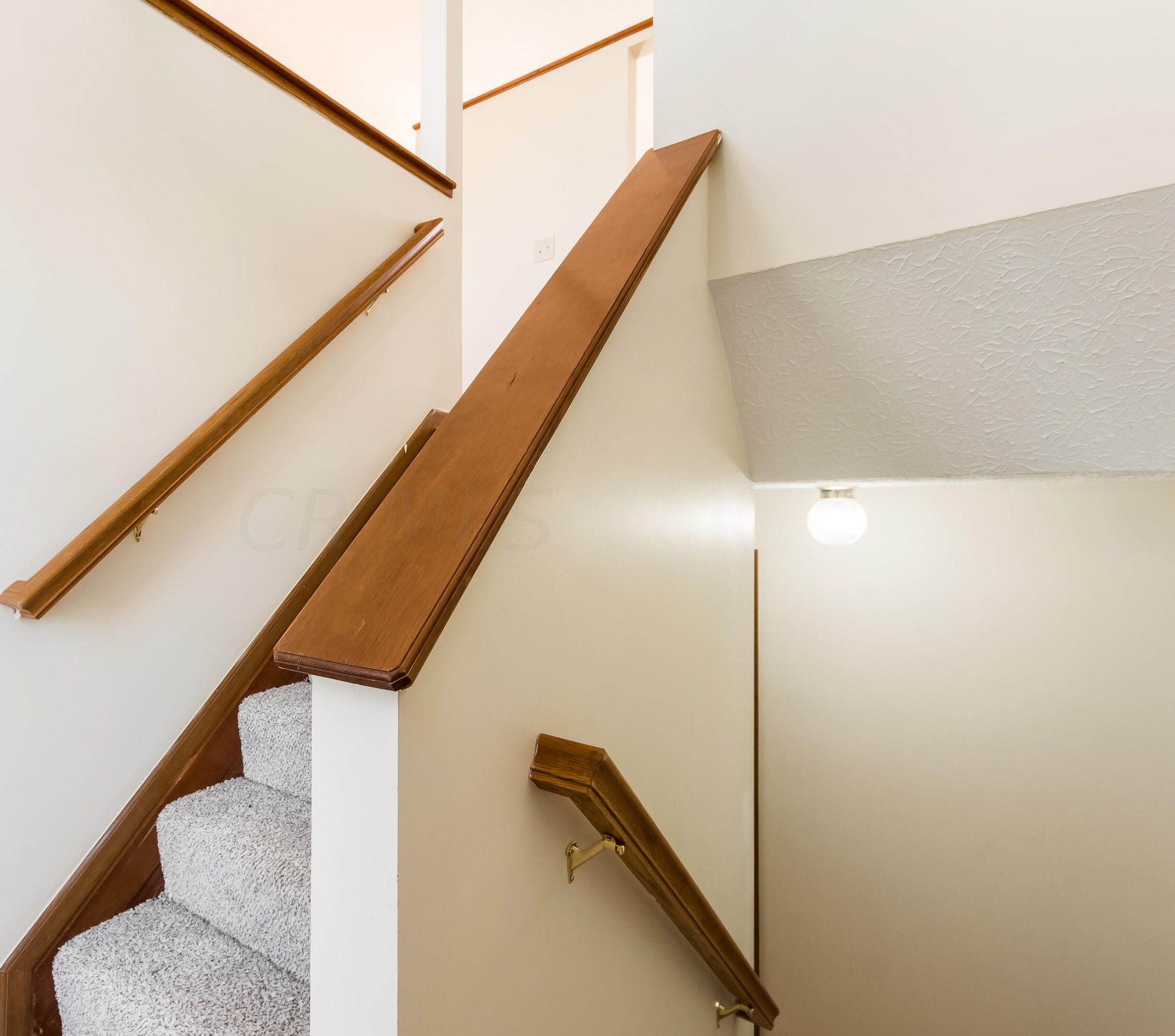 1308 Pinnacle Dr, Columbus OH 43204-1776 exterior