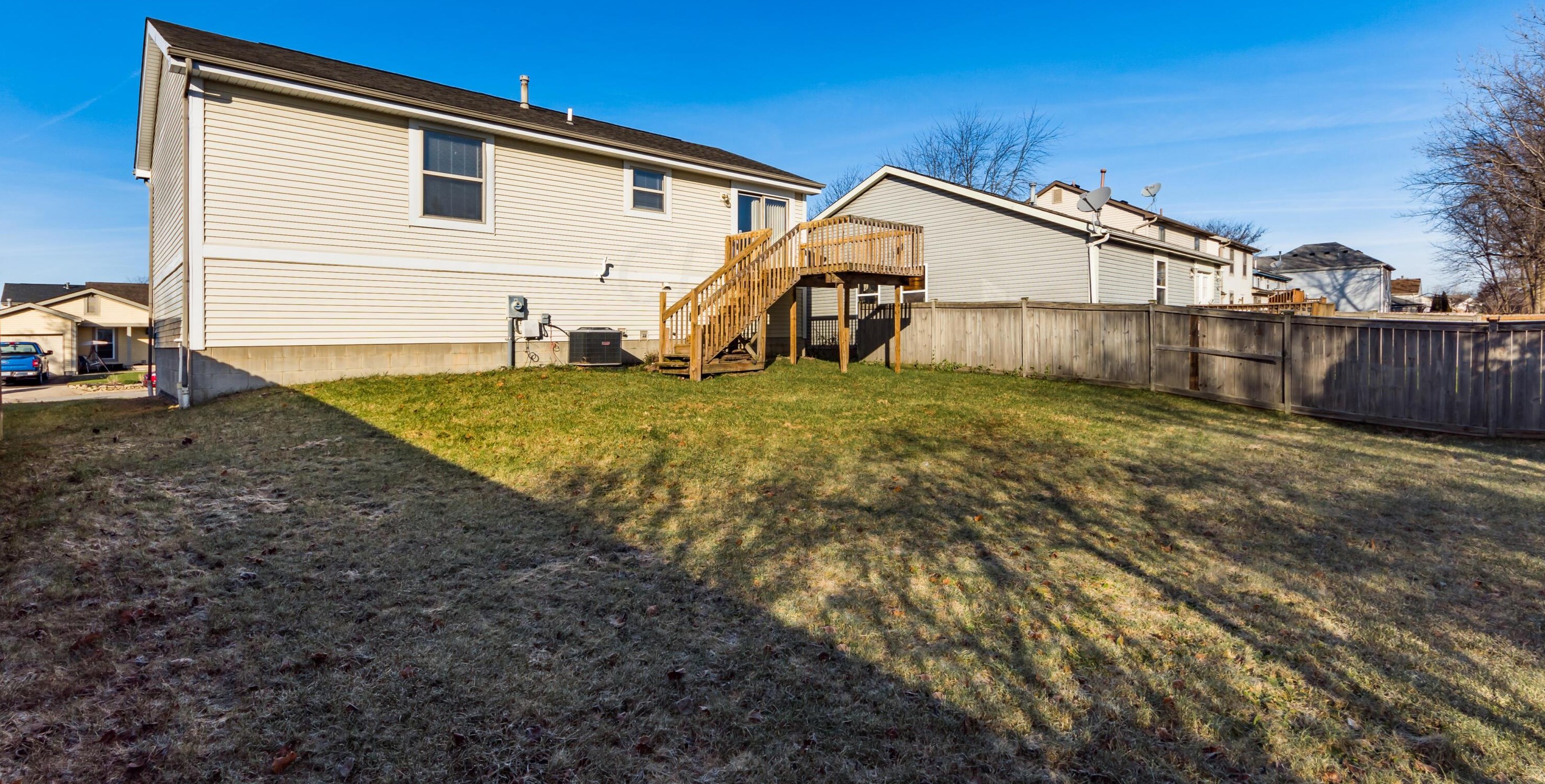 1308 Pinnacle Dr, Columbus OH 43204-1776 exterior