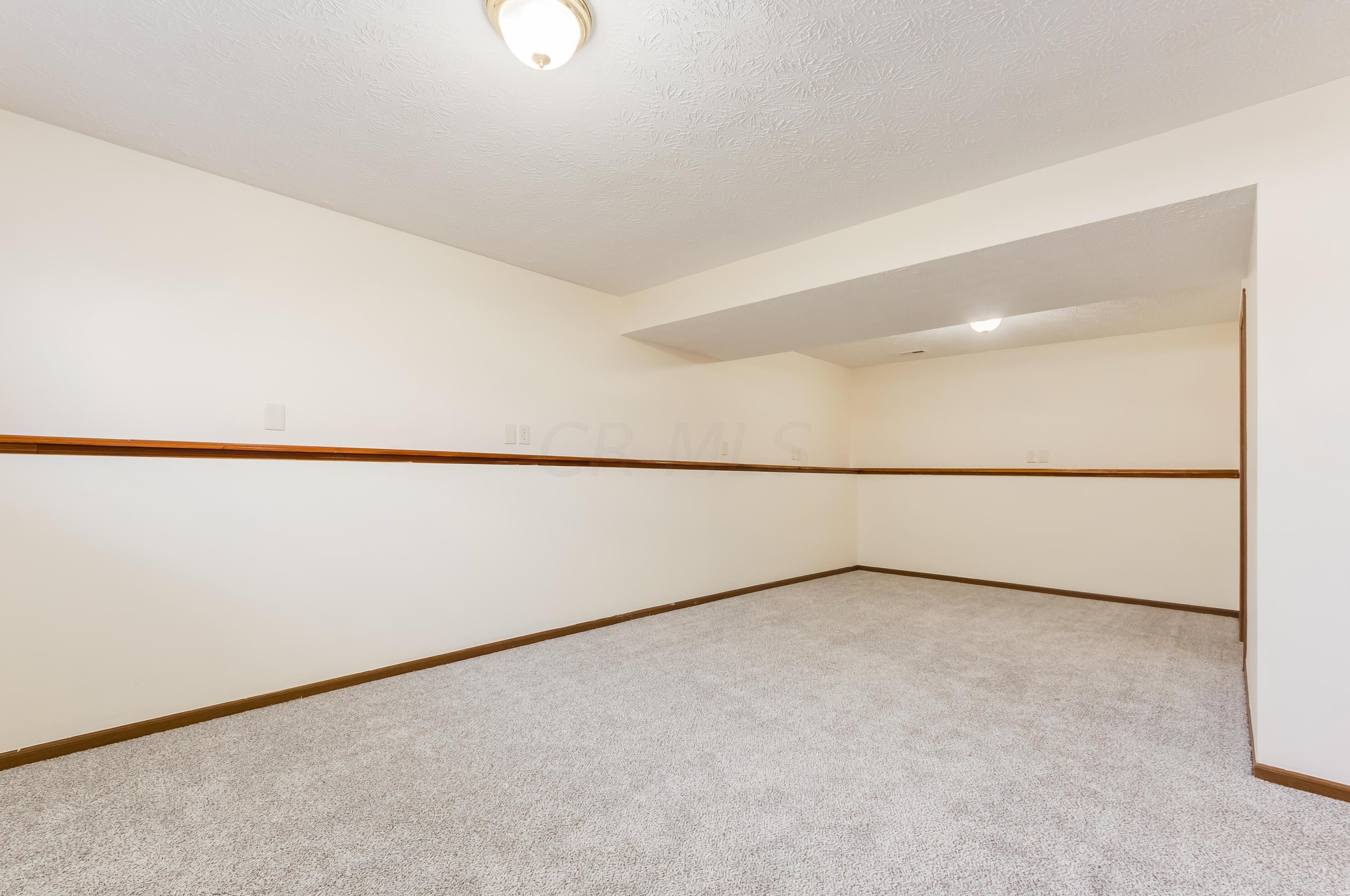 1308 Pinnacle Dr, Columbus OH 43204-1776 exterior