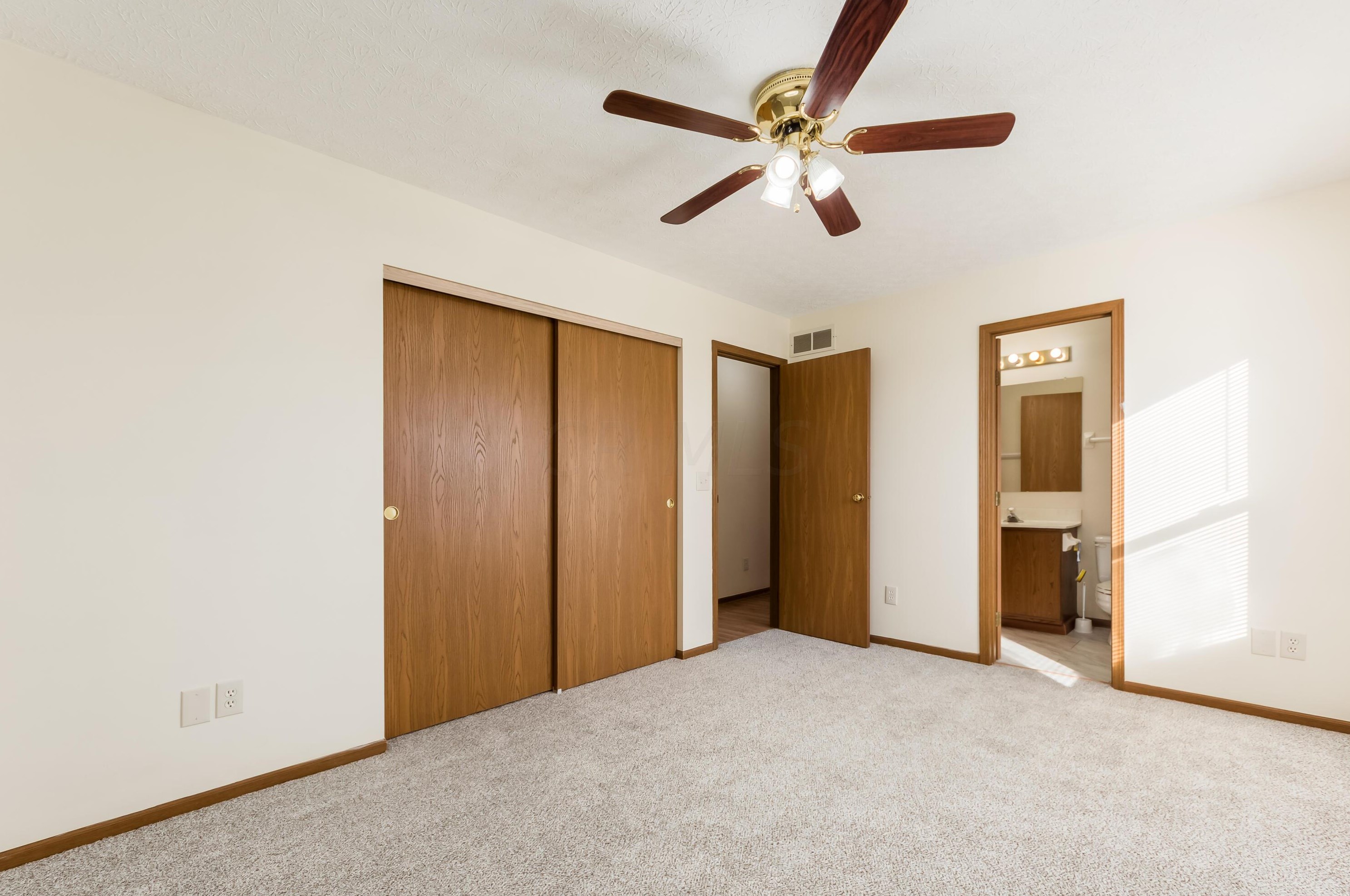 1308 Pinnacle Dr, Columbus OH 43204-1776 exterior