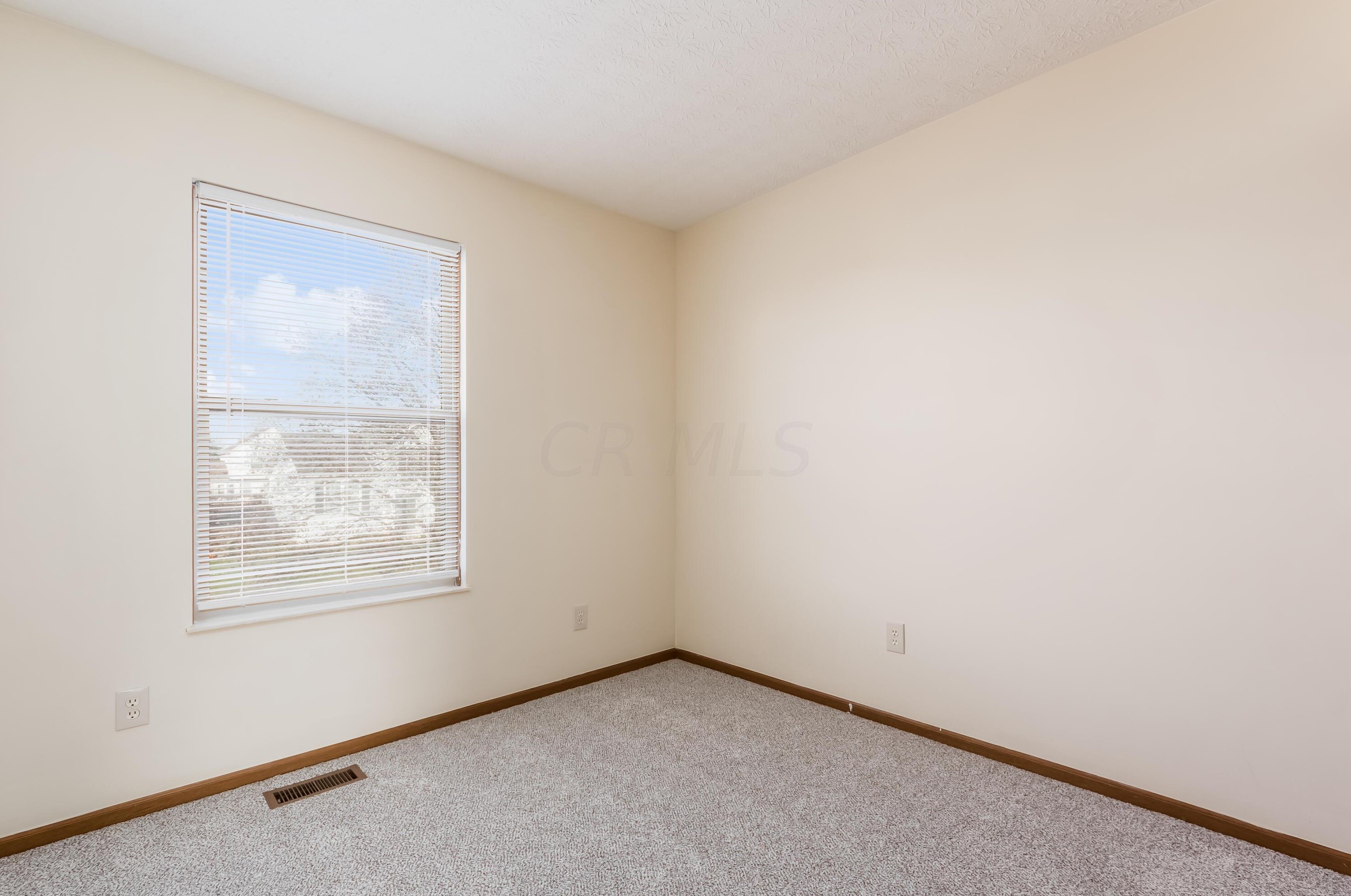 1308 Pinnacle Dr, Columbus OH 43204-1776 exterior