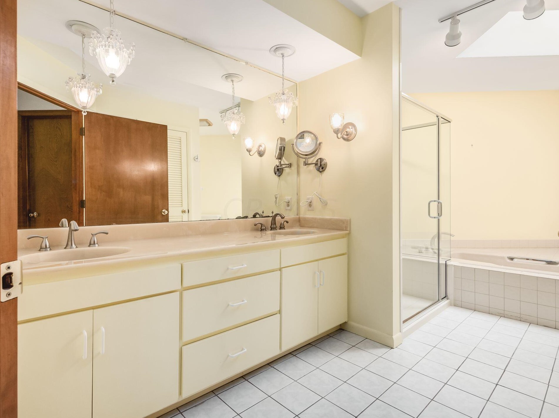 730 Old Oak Trce, Columbus OH 43235-1760 exterior