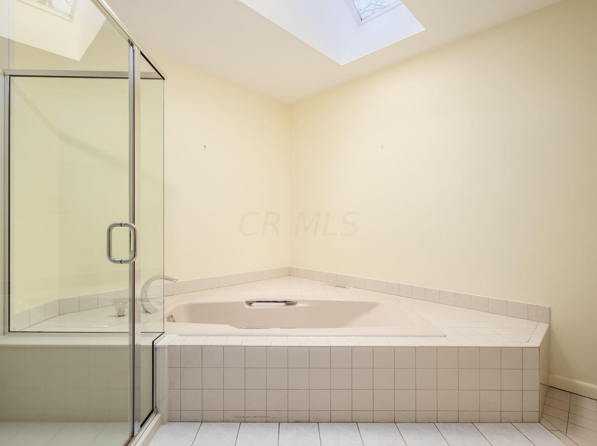 730 Old Oak Trce, Columbus OH 43235-1760 exterior