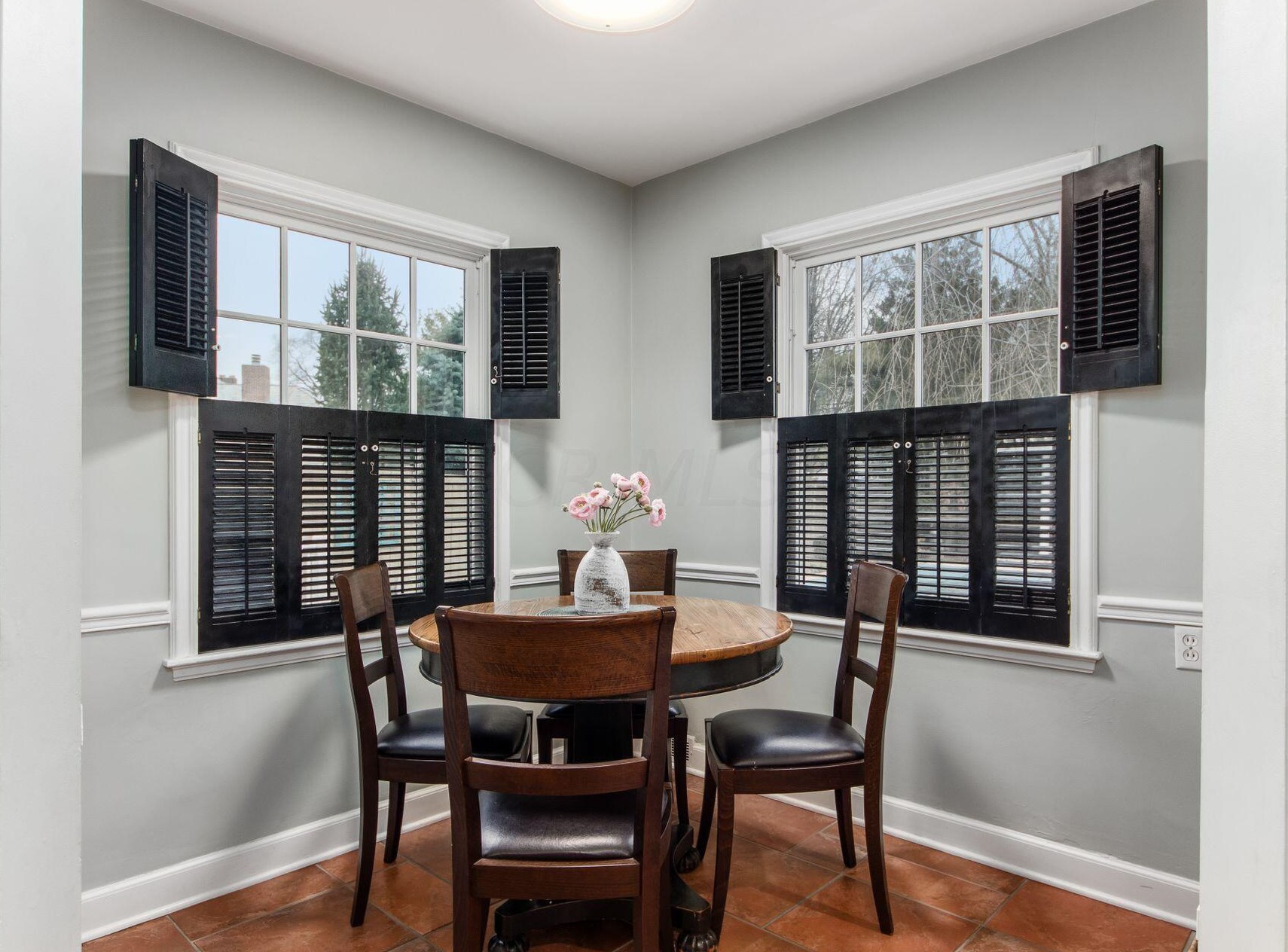 1740 Essex Rd, Columbus OH 43221-3845 exterior