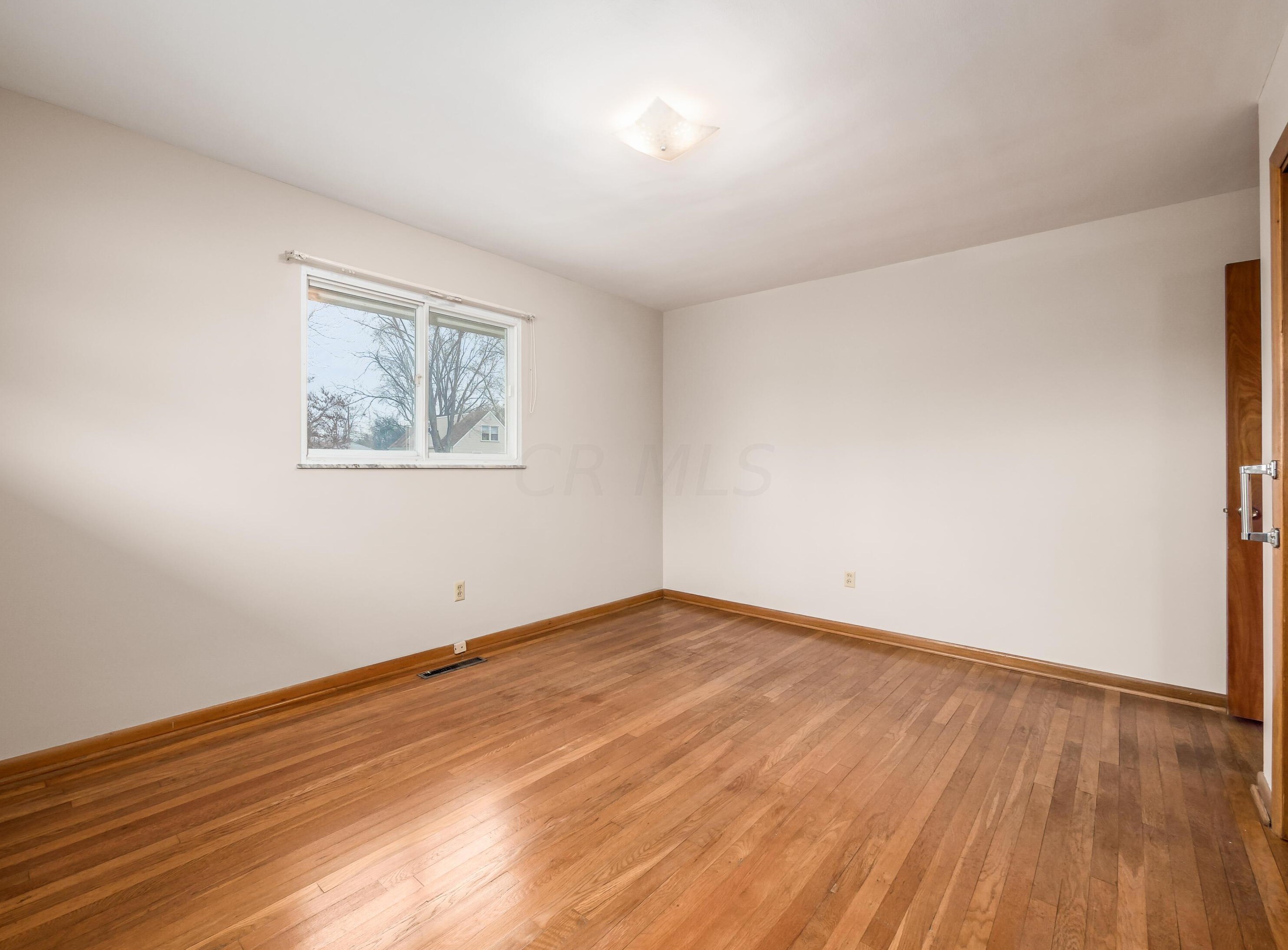 5033 Amesbury Way, Columbus OH 43228-1242 exterior