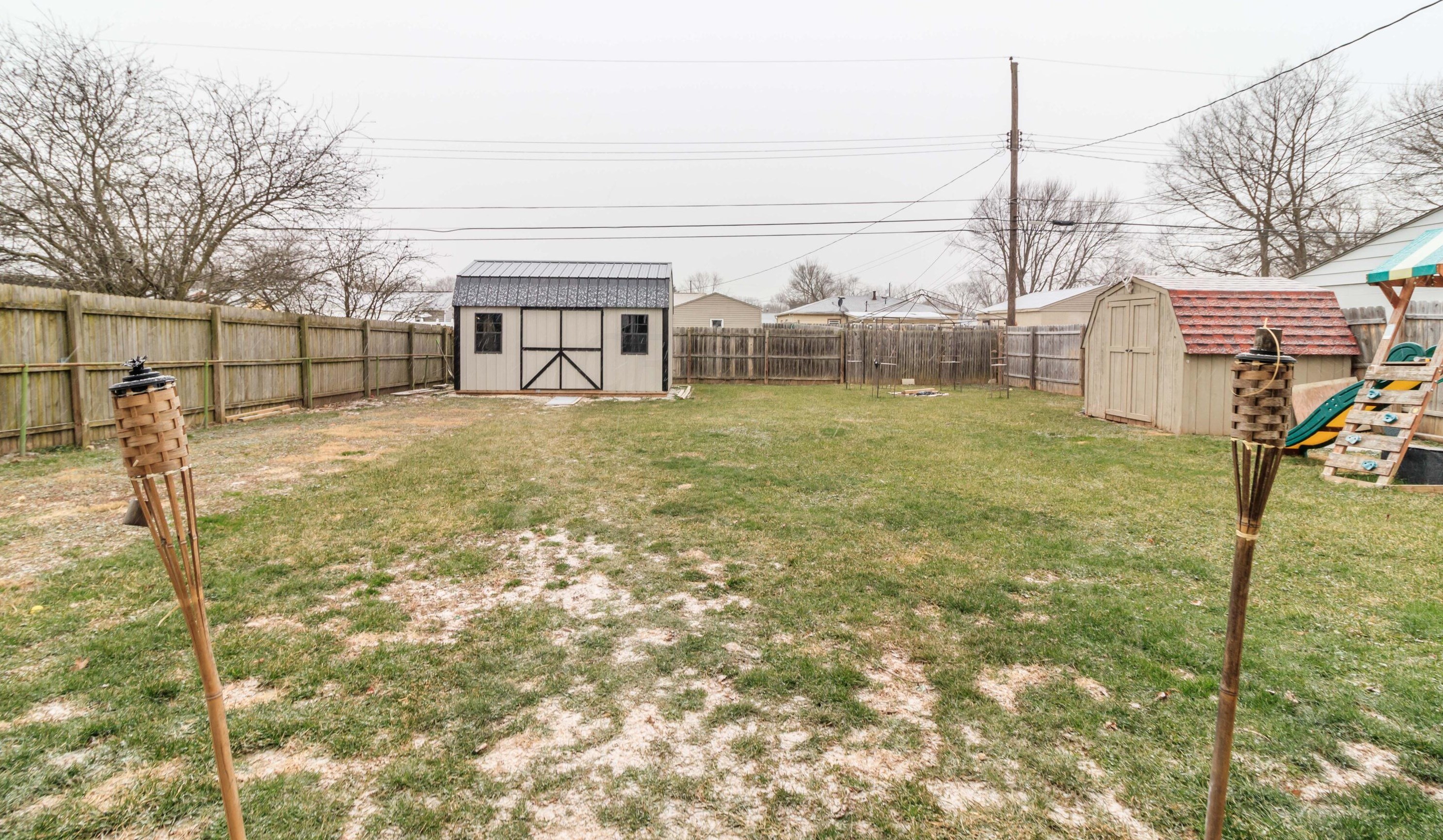 2831 Dolby Dr, Columbus OH 43207-3649 exterior