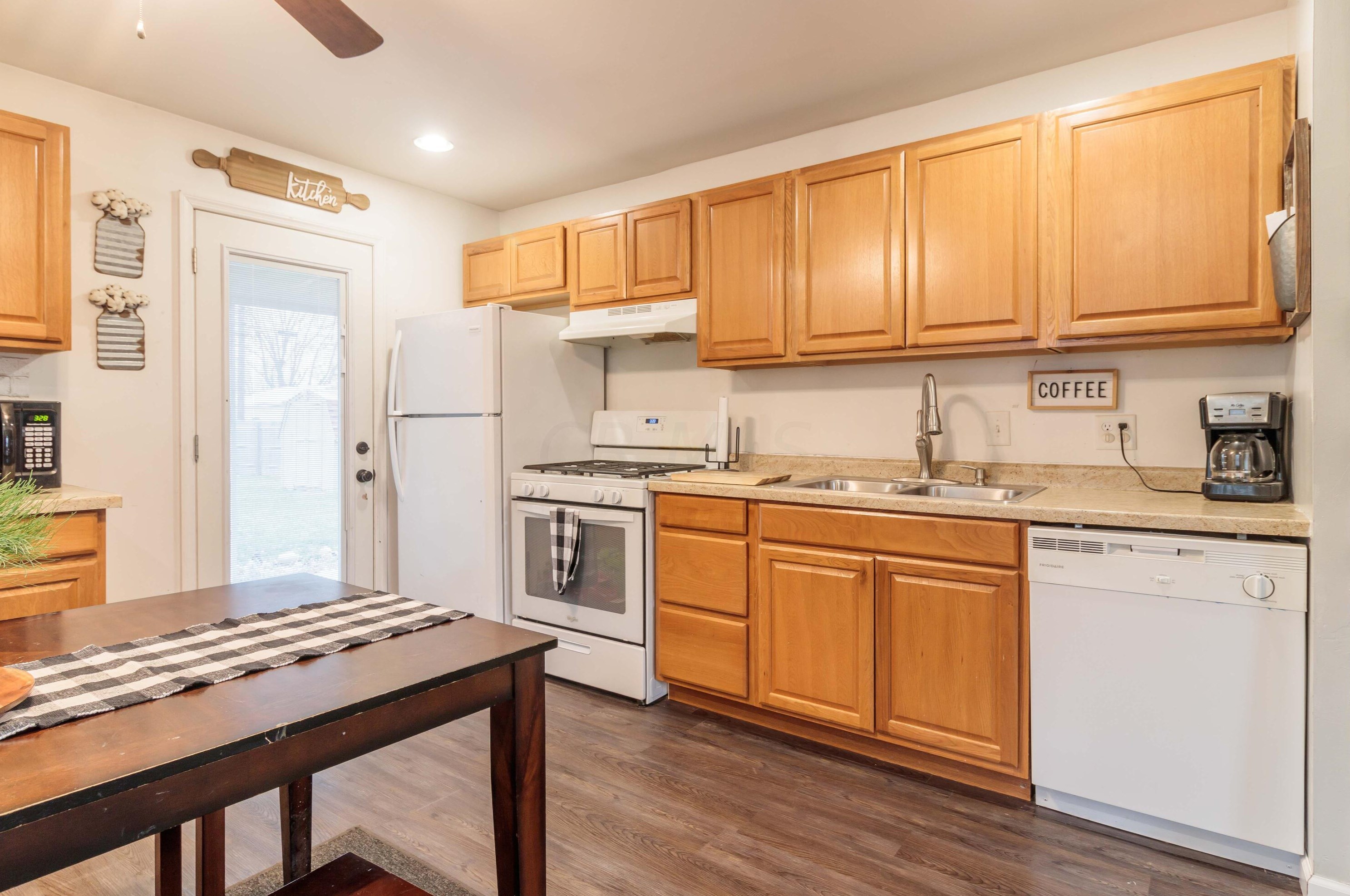 2831 Dolby Dr, Columbus OH 43207-3649 exterior