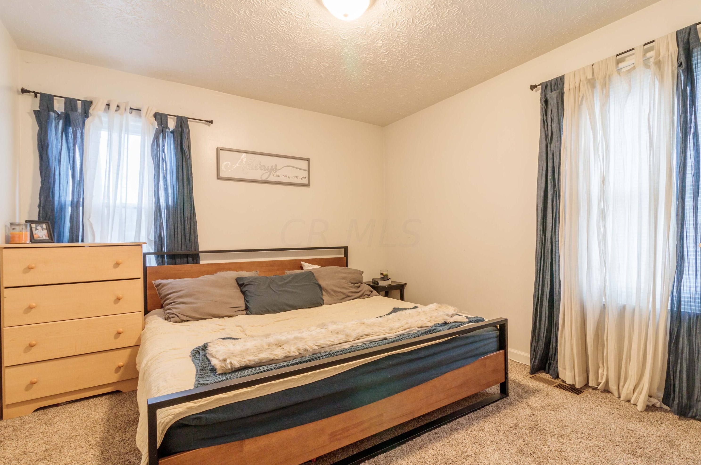 2831 Dolby Dr, Columbus OH 43207-3649 exterior