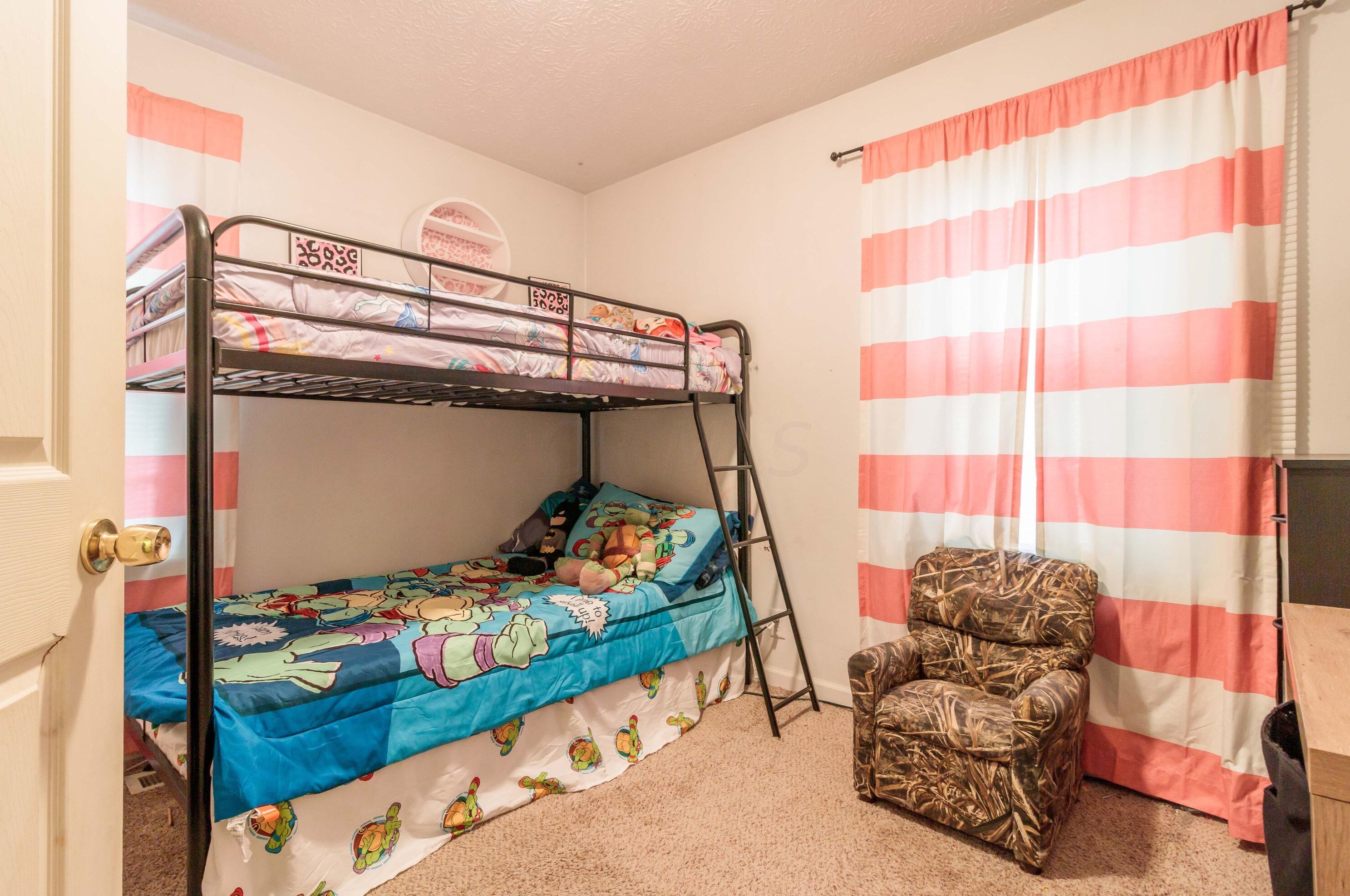 2831 Dolby Dr, Columbus OH 43207-3649 exterior