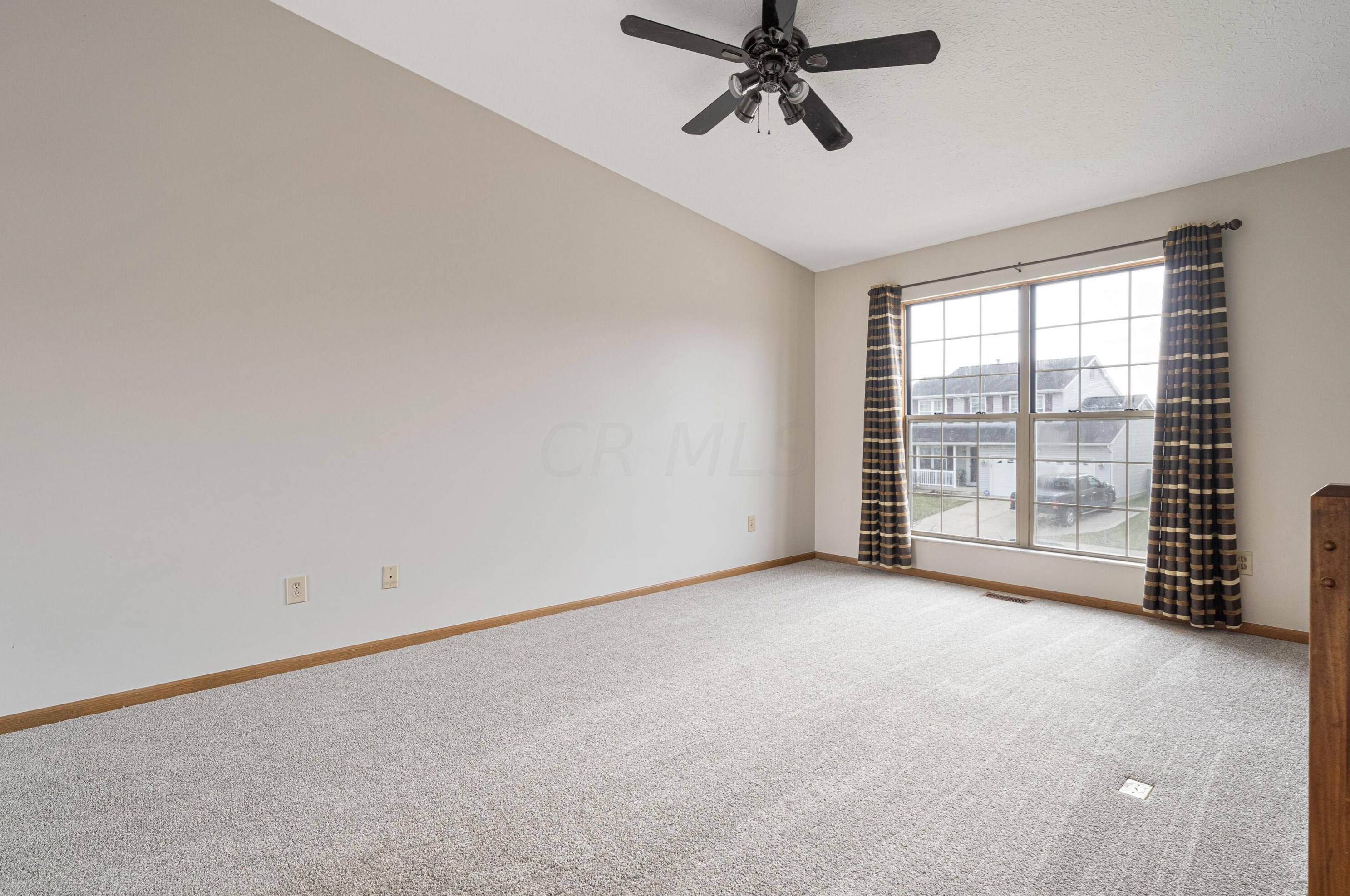 1124 Rendezvous Ln, Columbus OH 43207-7208 exterior