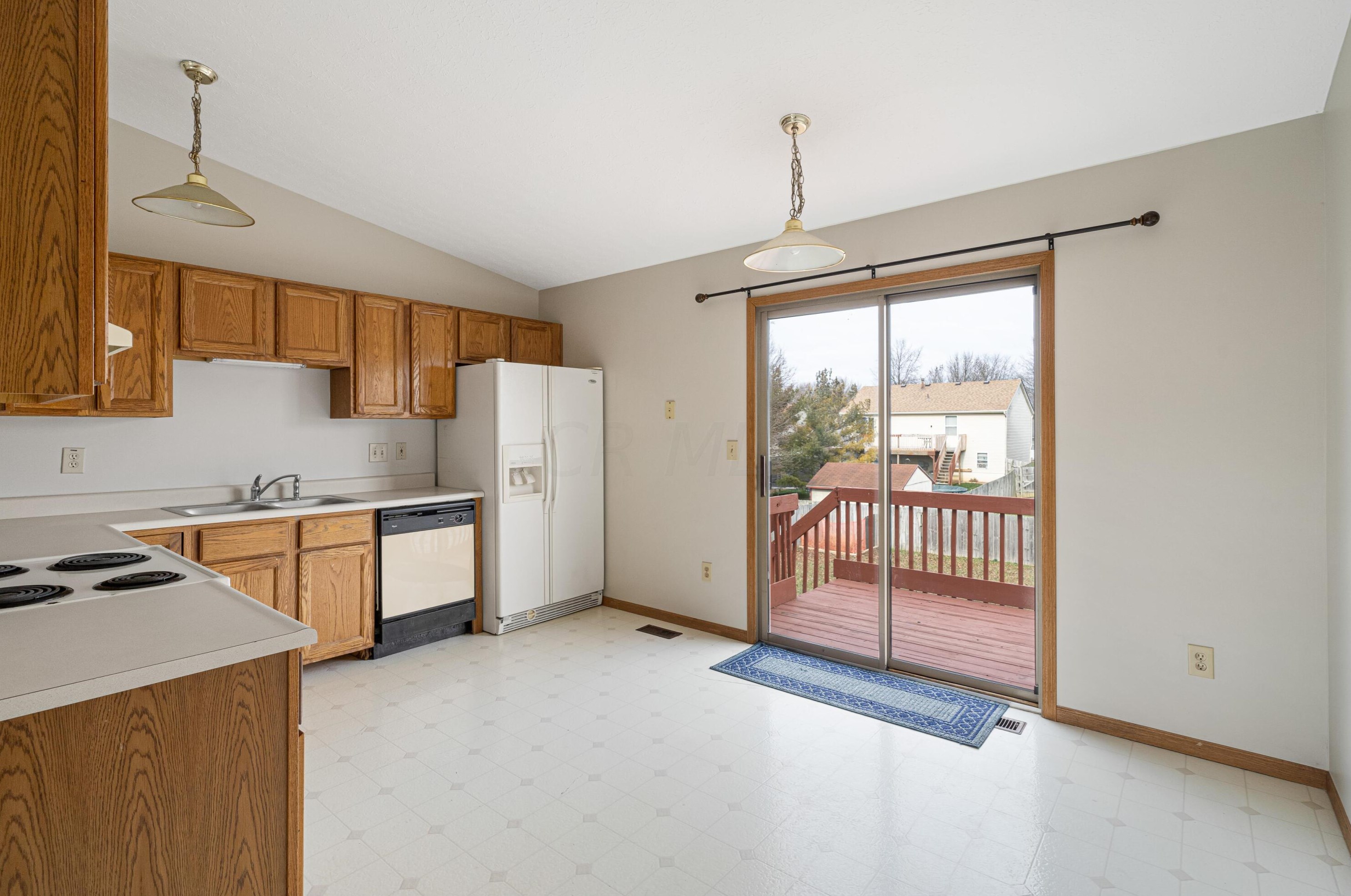 1124 Rendezvous Ln, Columbus OH 43207-7208 exterior