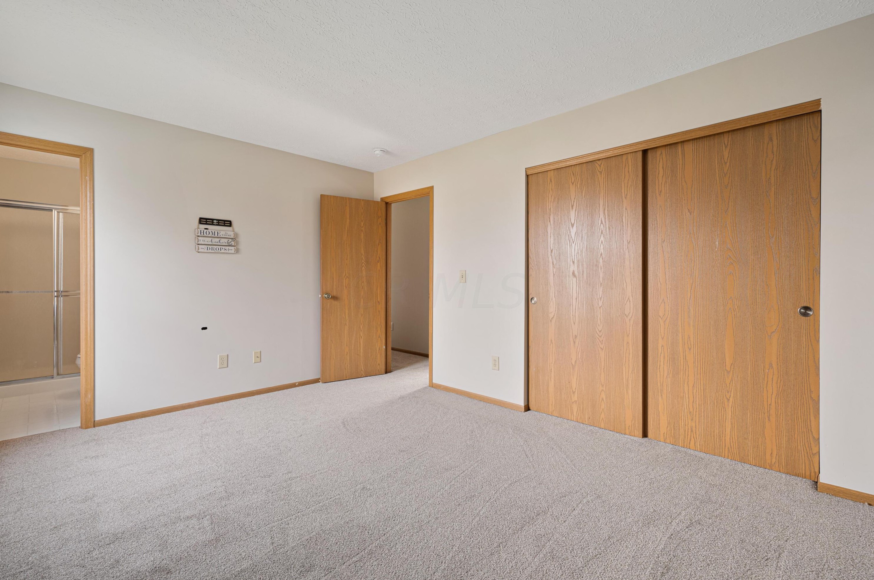 1124 Rendezvous Ln, Columbus OH 43207-7208 exterior