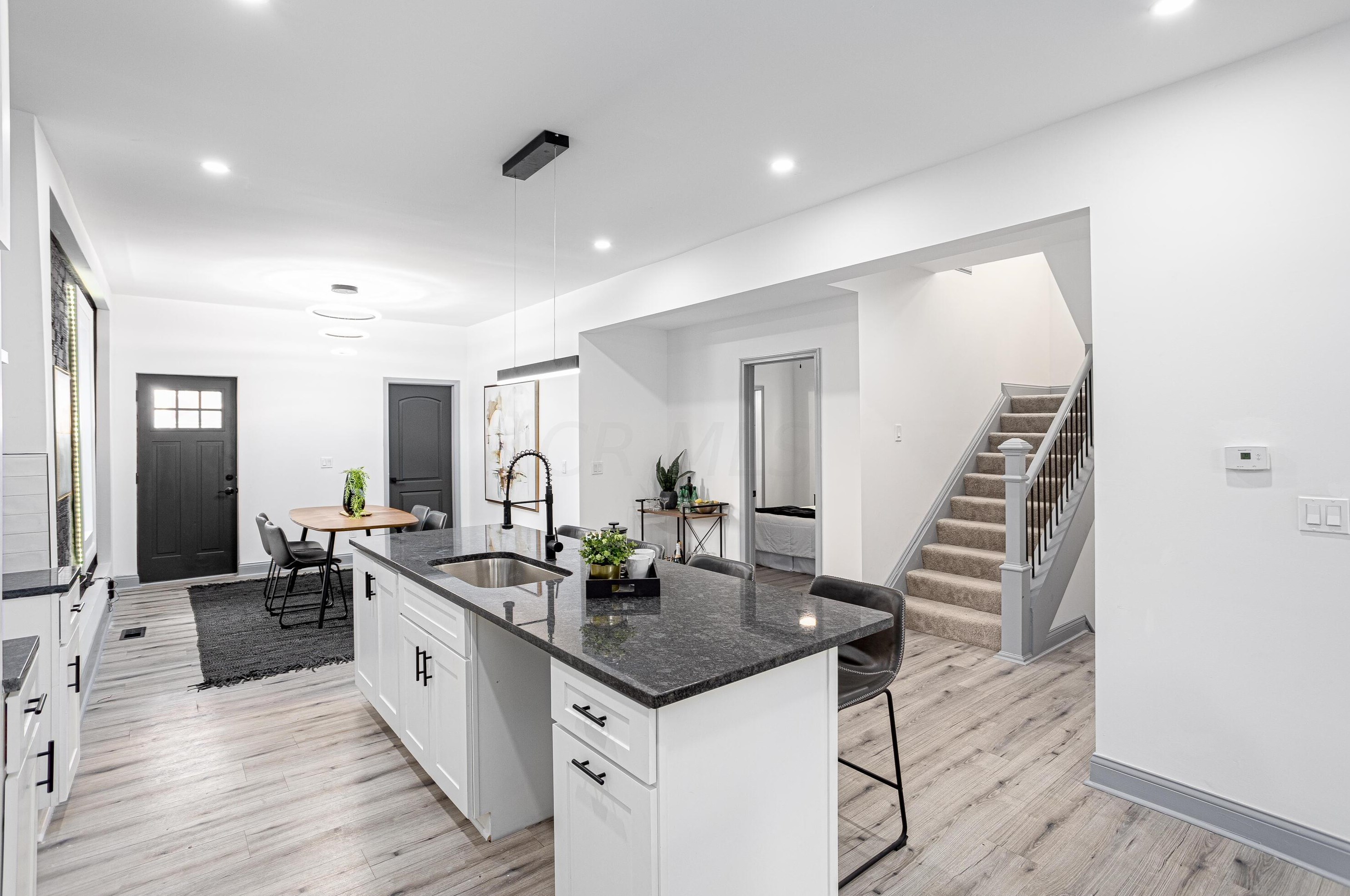 609 Gilbert St, Columbus OH  43205-2616 exterior