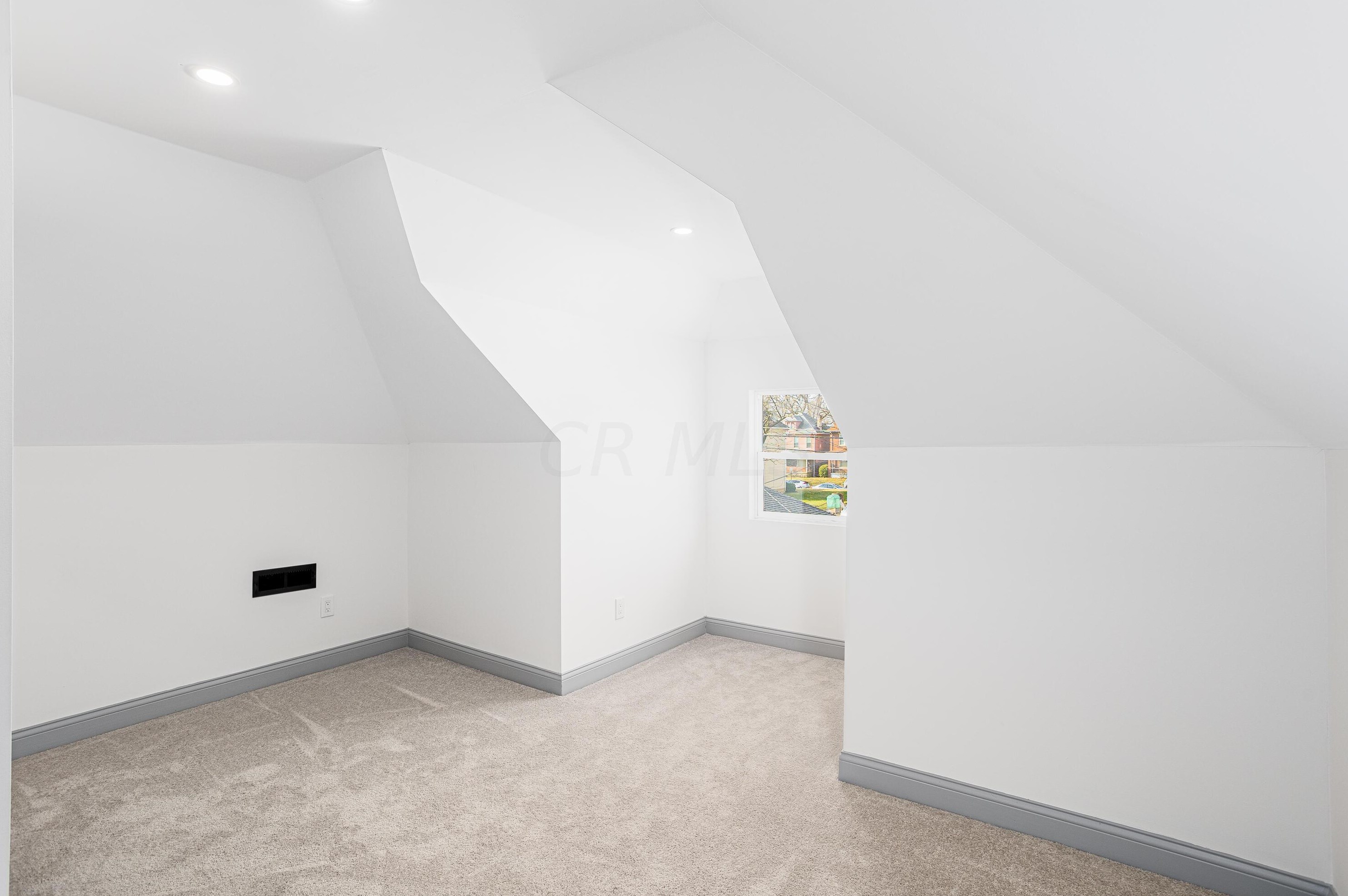 609 Gilbert St, Columbus OH  43205-2616 exterior