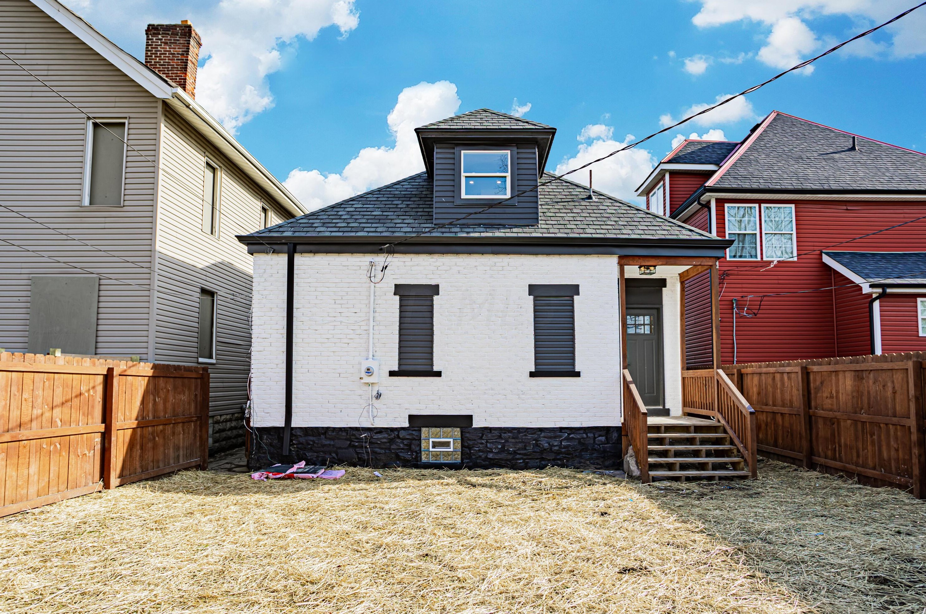 609 Gilbert St, Columbus OH  43205-2616 exterior