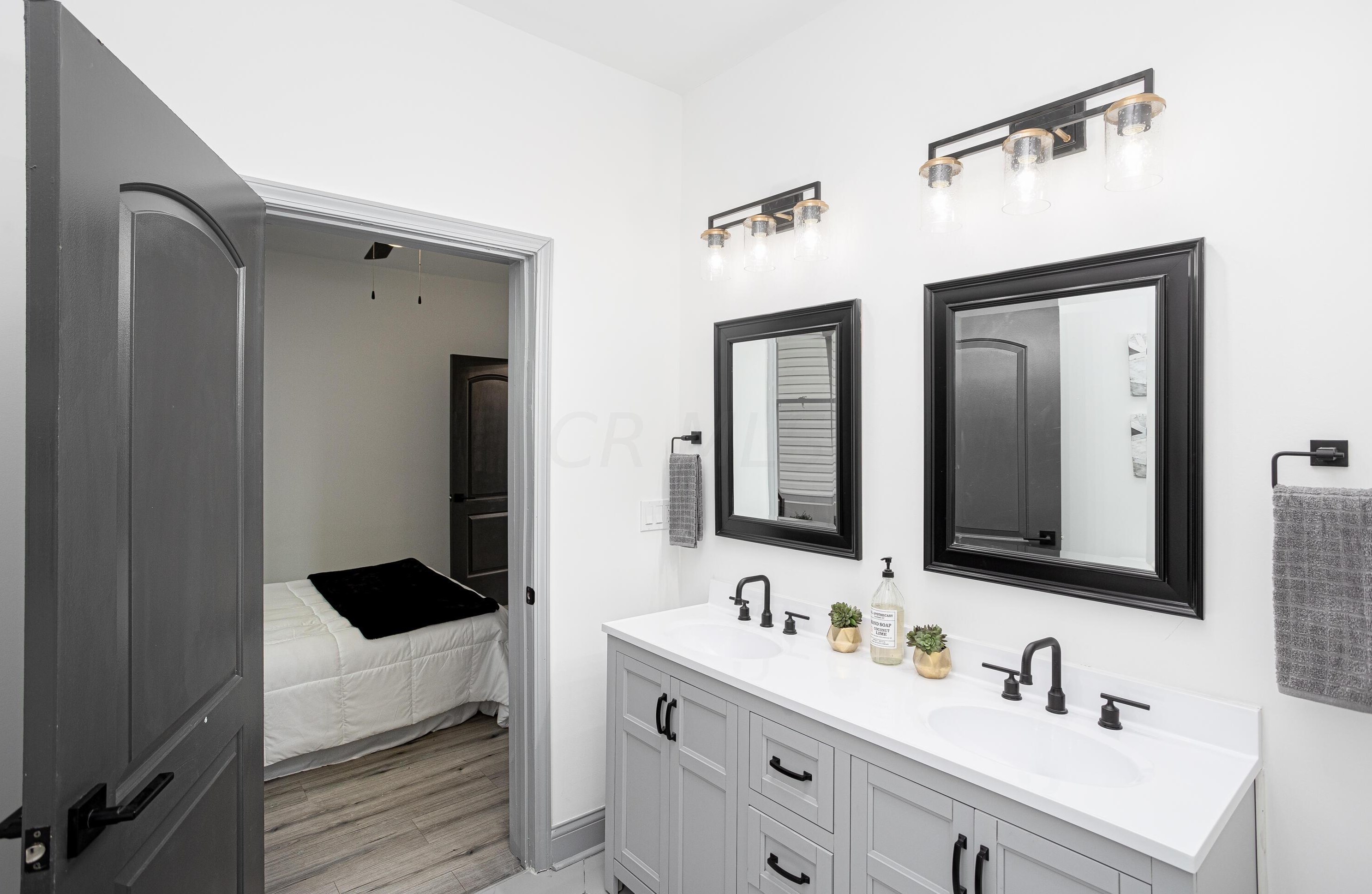 609 Gilbert St, Columbus OH  43205-2616 exterior