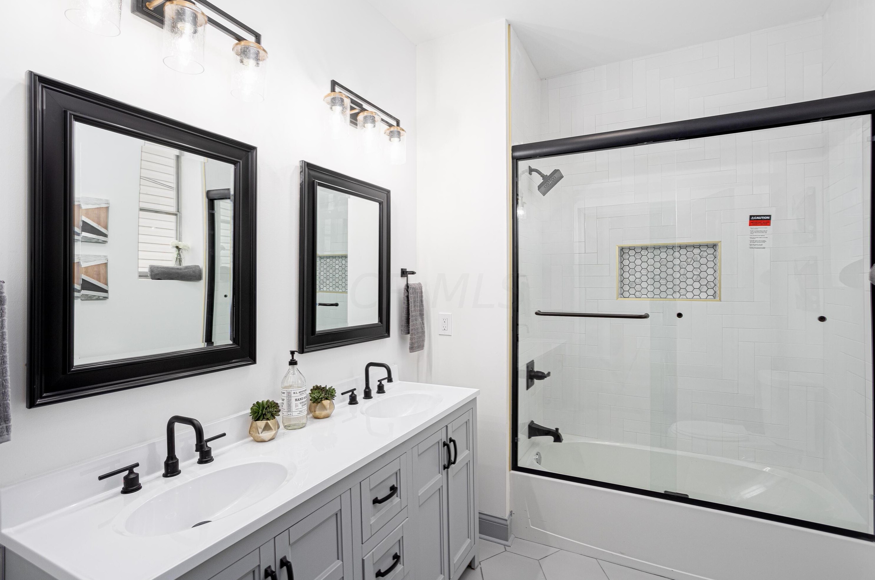 609 Gilbert St, Columbus OH  43205-2616 exterior