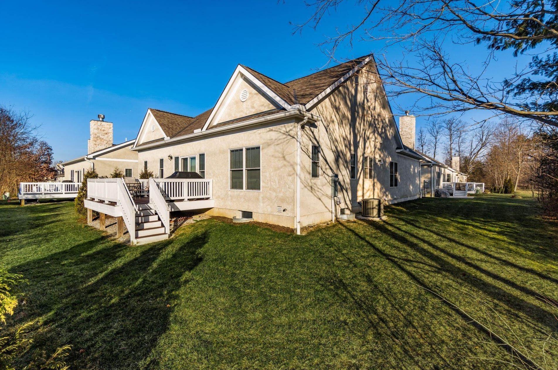 3977 Chelsea Brg Ln, Columbus OH 43230 exterior