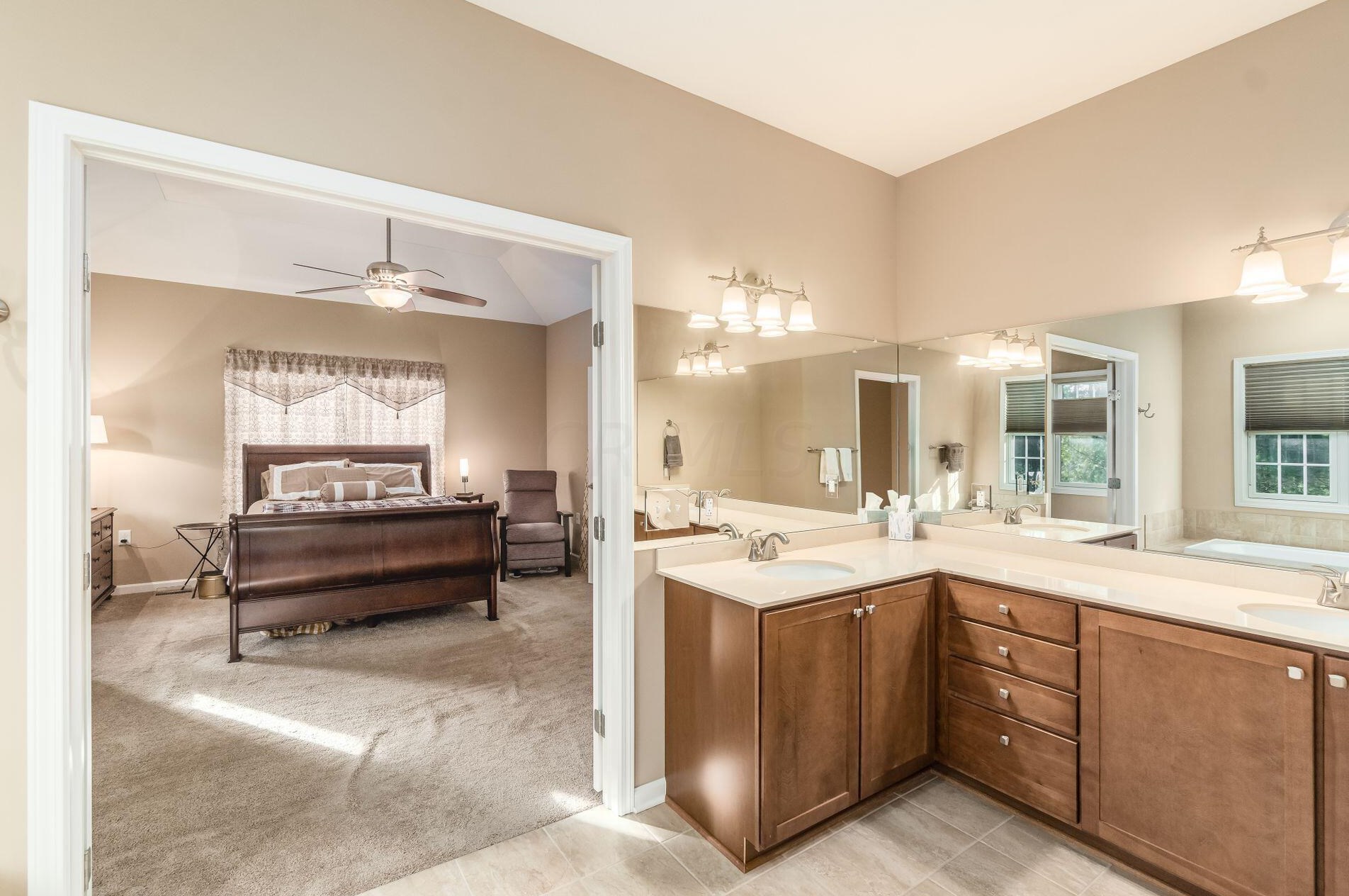 3977 Chelsea Brg Ln, Columbus OH 43230 exterior