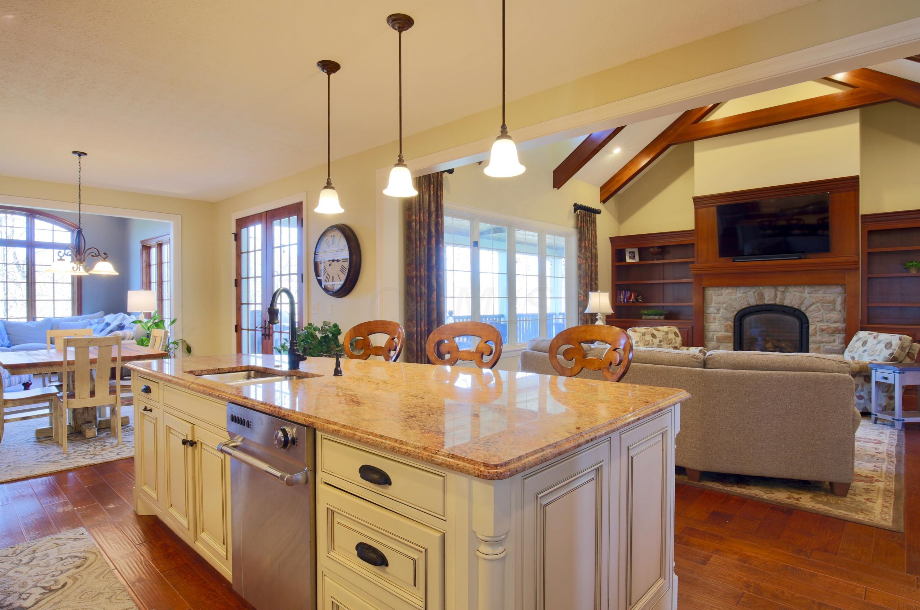 1503 Mdw Dr, Lancaster OH 43130-8280 exterior