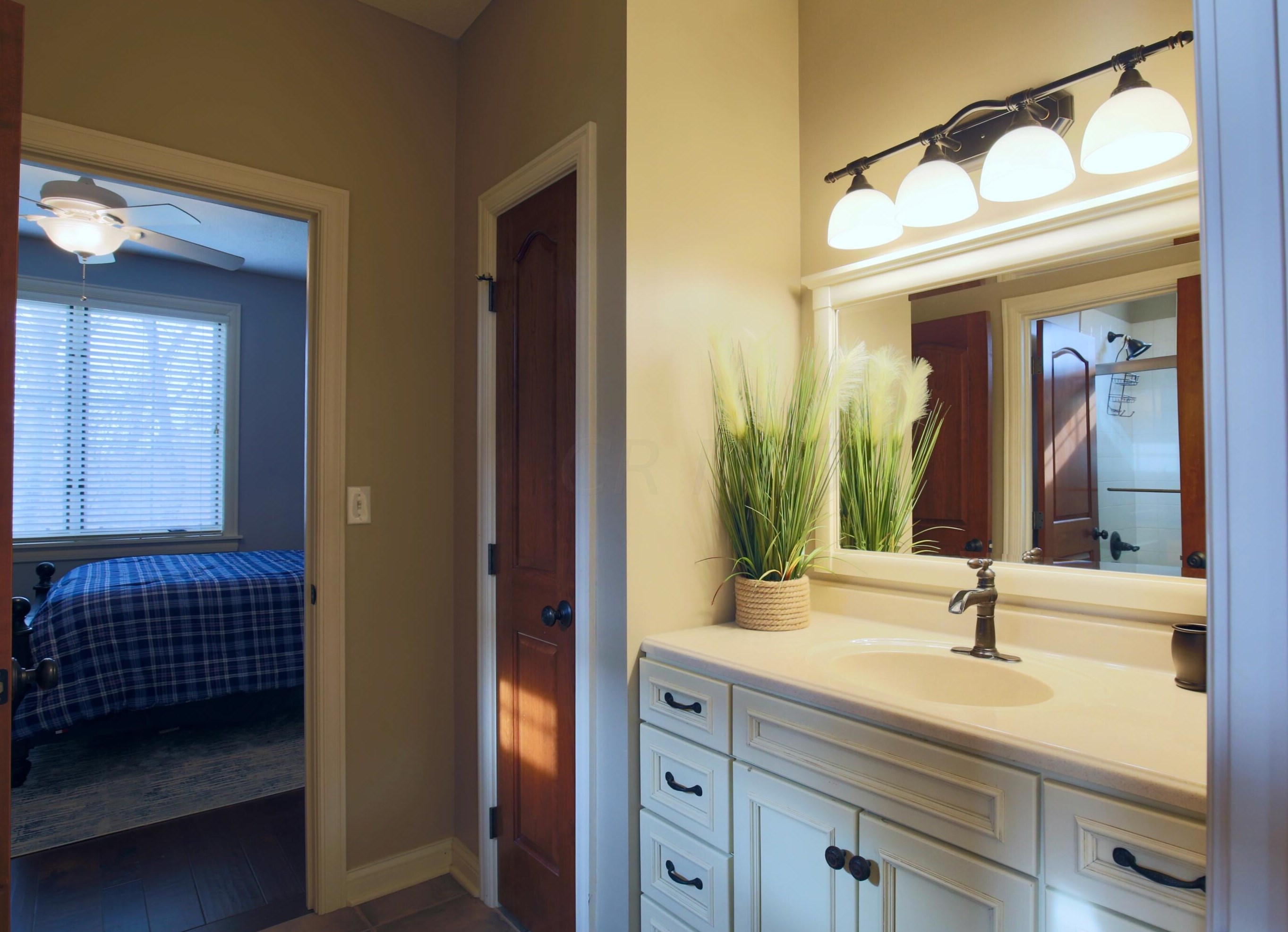 1503 Mdw Dr, Lancaster OH 43130-8280 exterior