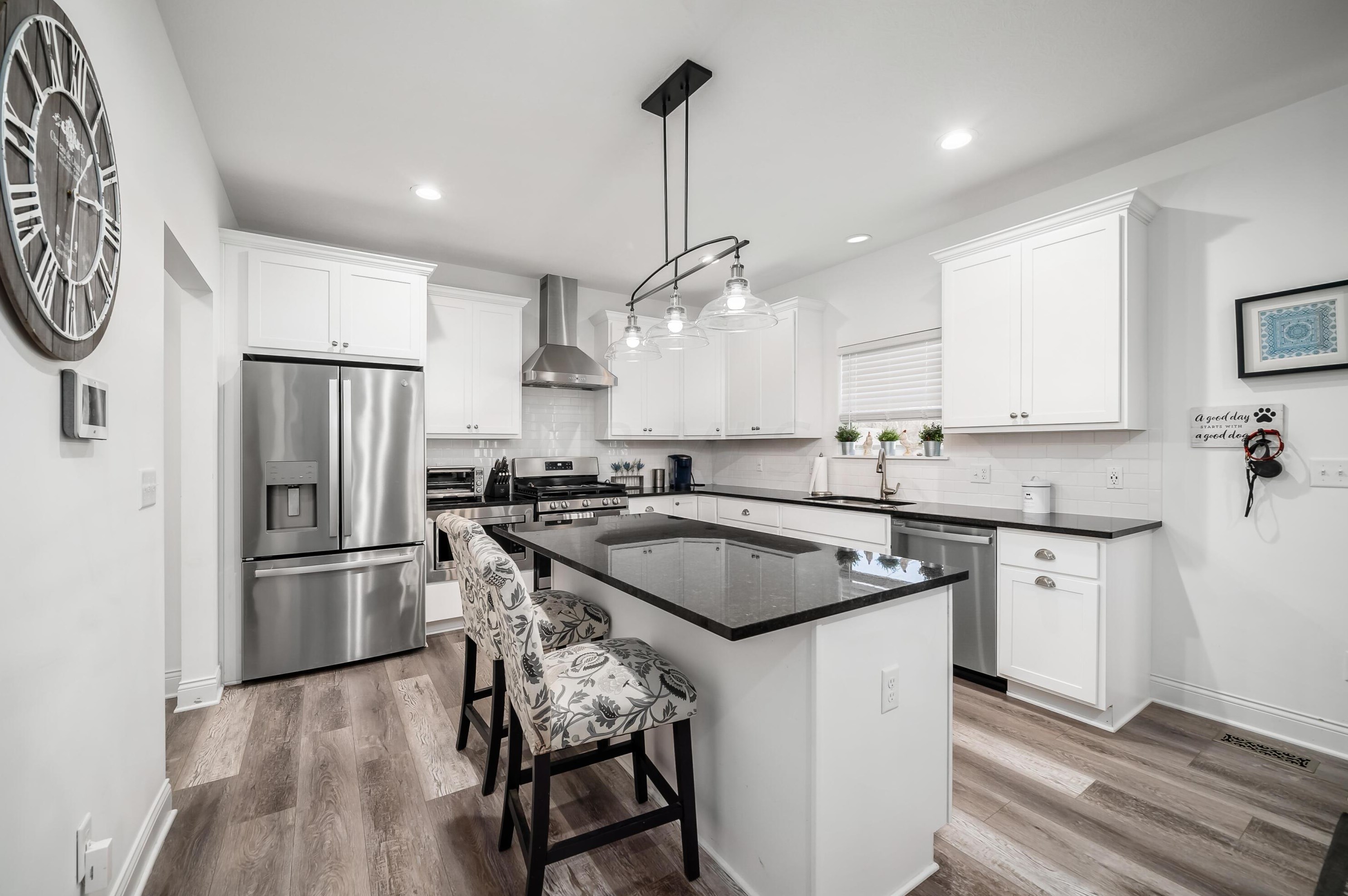 3766 Earl Ave, Columbus OH 43219-3620 exterior