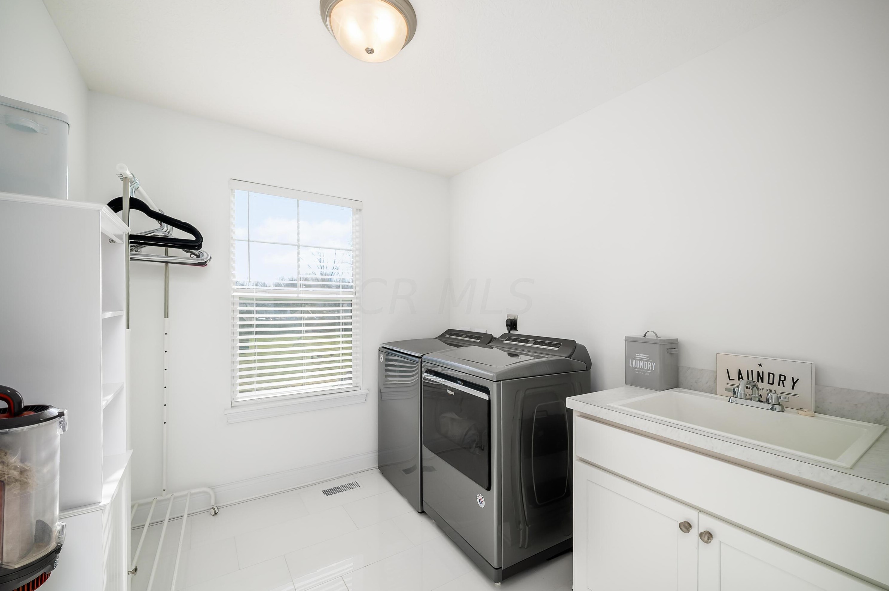 3766 Earl Ave, Columbus OH 43219-3620 exterior