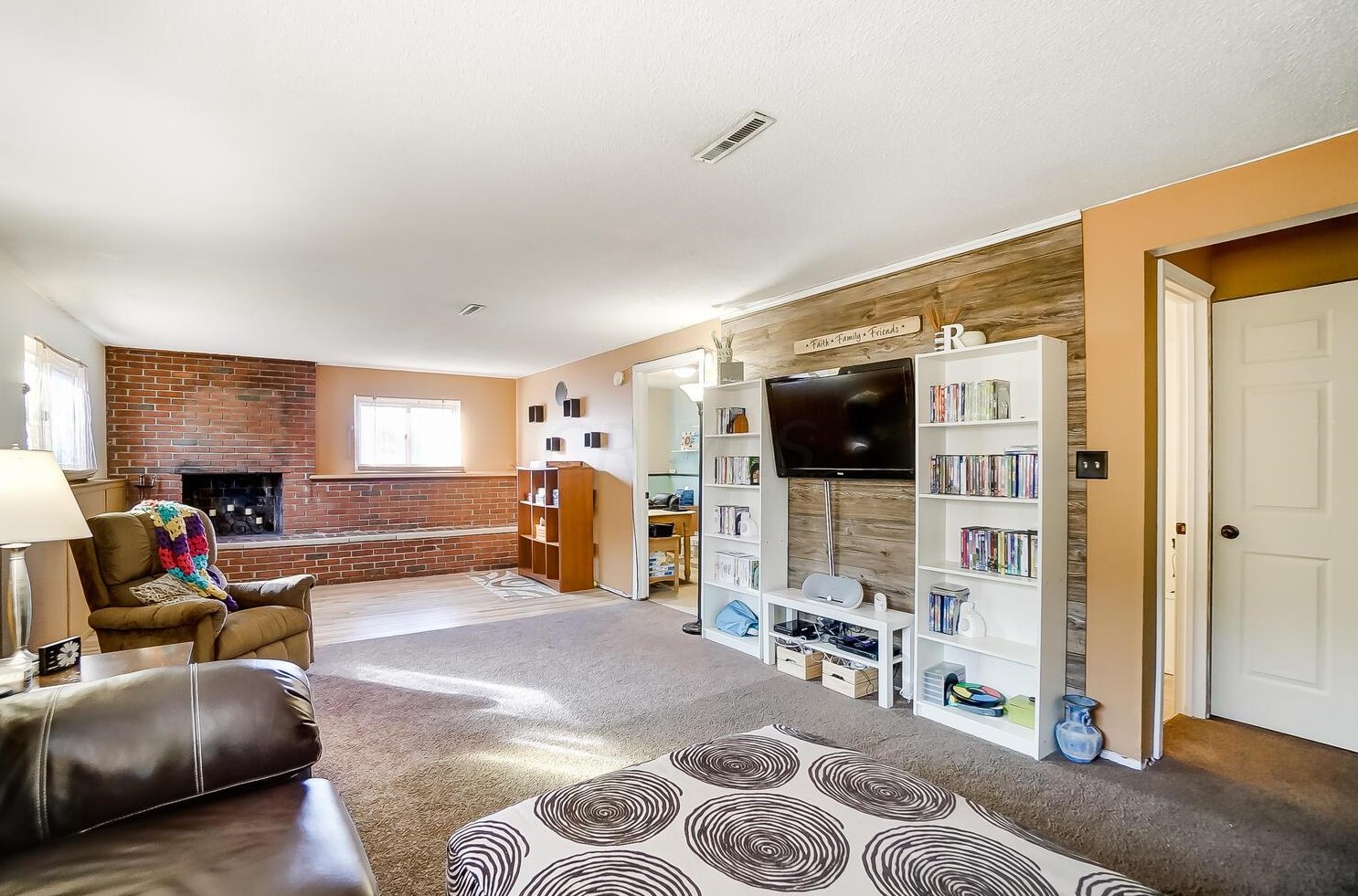 4863 Northtowne Blvd, Columbus OH 43229-5342 exterior