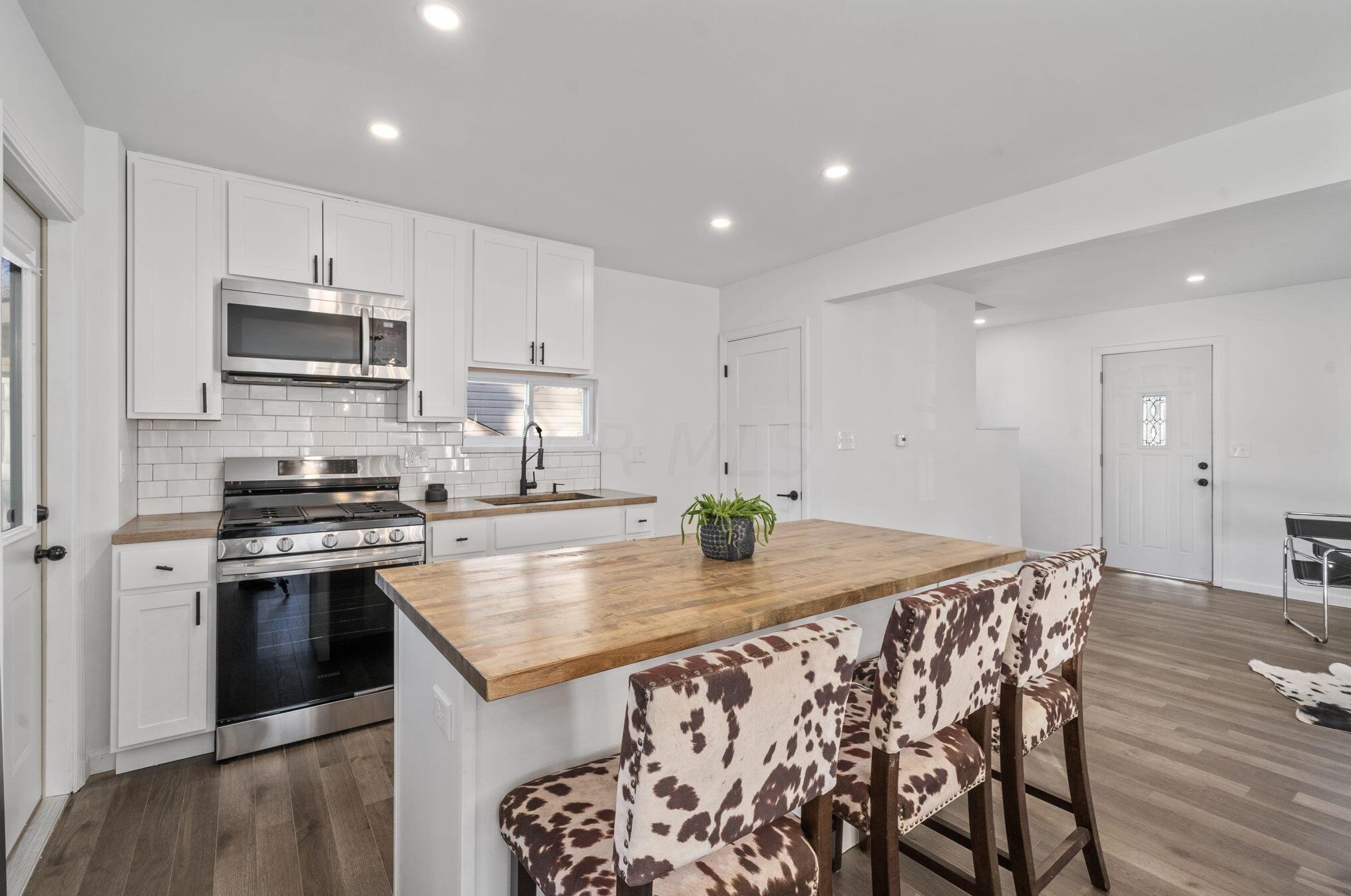 1521 Maynard Ave, Columbus OH 43202-2941 exterior