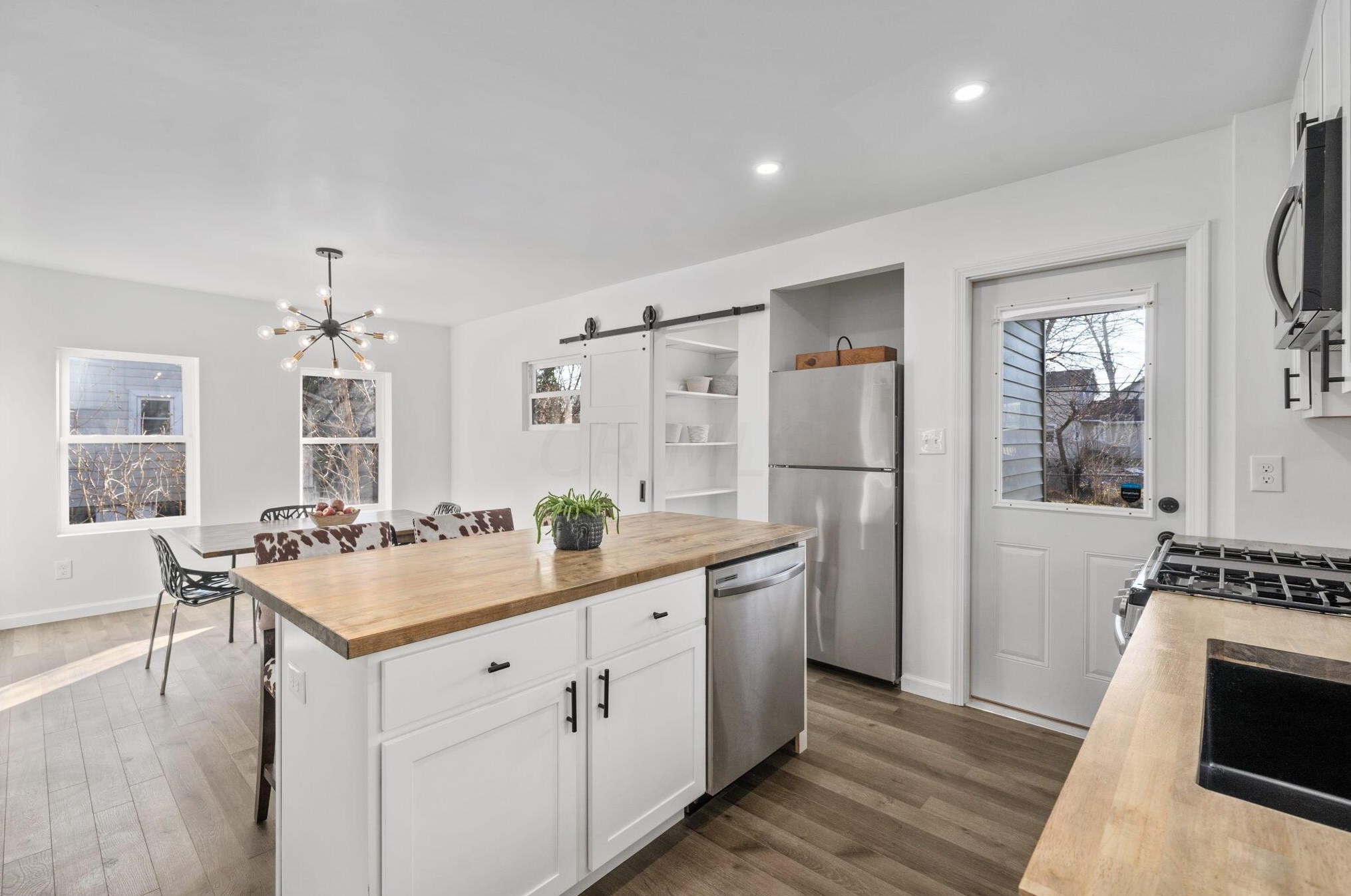 1521 Maynard Ave, Columbus OH 43202-2941 exterior