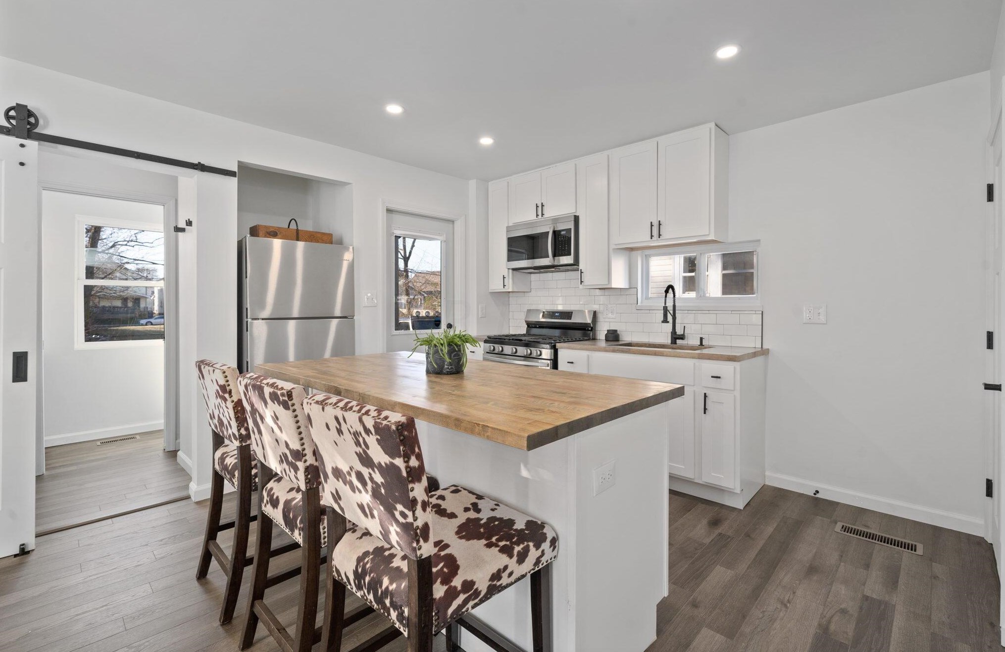 1521 Maynard Ave, Columbus OH 43202-2941 exterior