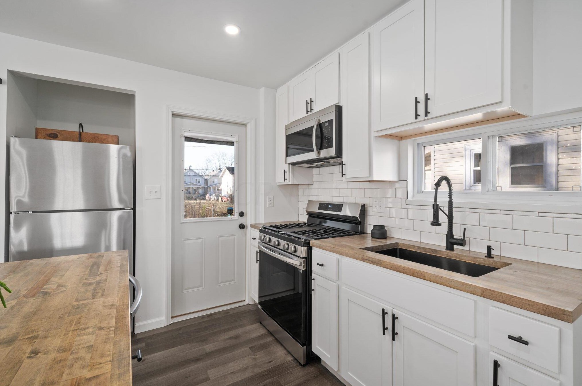 1521 Maynard Ave, Columbus OH 43202-2941 exterior