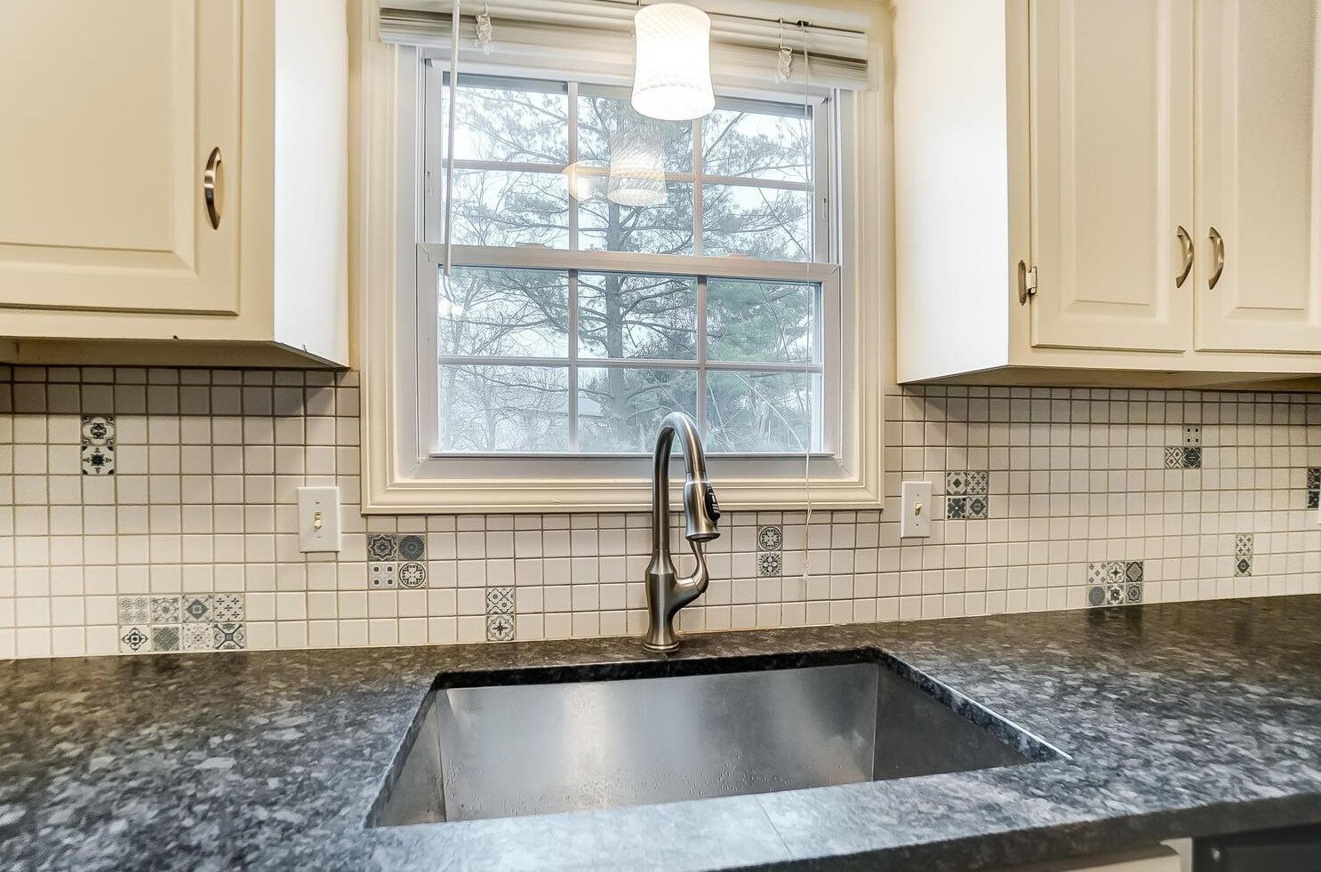 1787 Hillandale Ave, Columbus OH 43229-1442 exterior