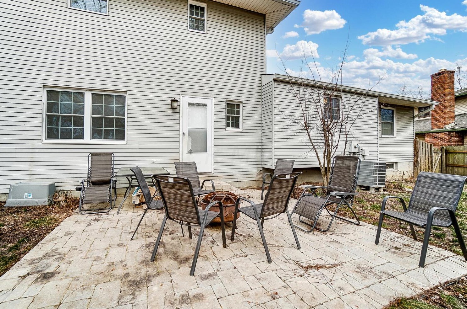 1787 Hillandale Ave, Columbus OH 43229-1442 exterior