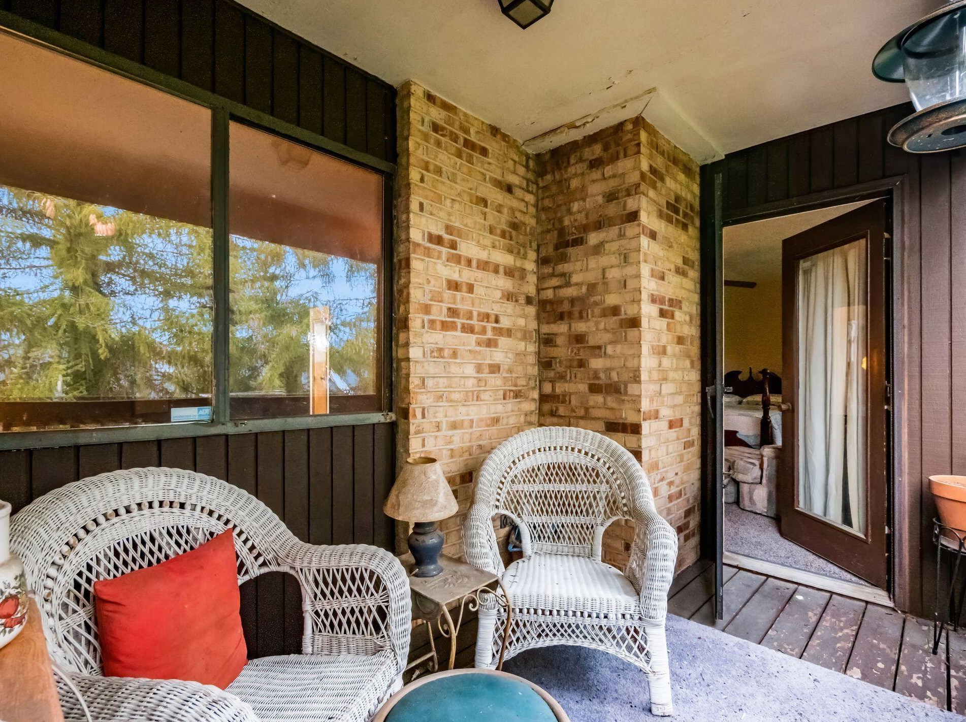 4546 Arlingate Dr, Columbus OH 43220-3068 exterior