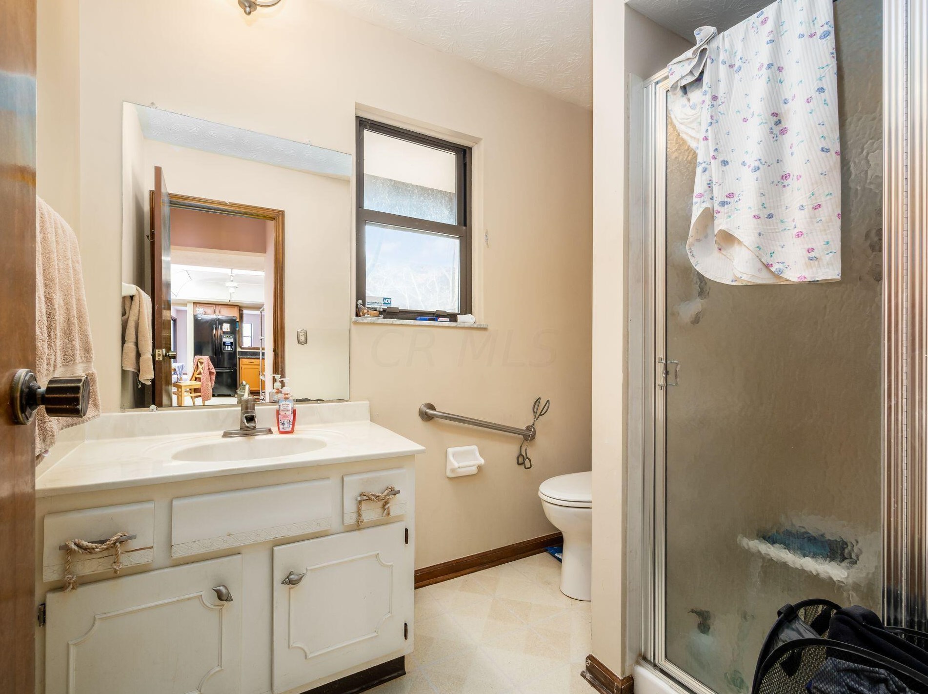 4546 Arlingate Dr, Columbus OH 43220-3068 exterior