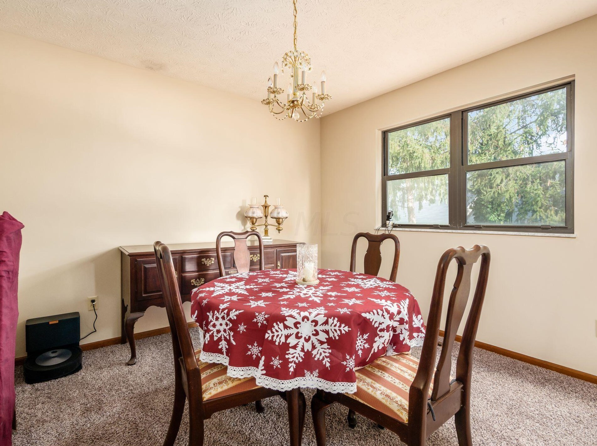 4546 Arlingate Dr, Columbus OH 43220-3068 exterior