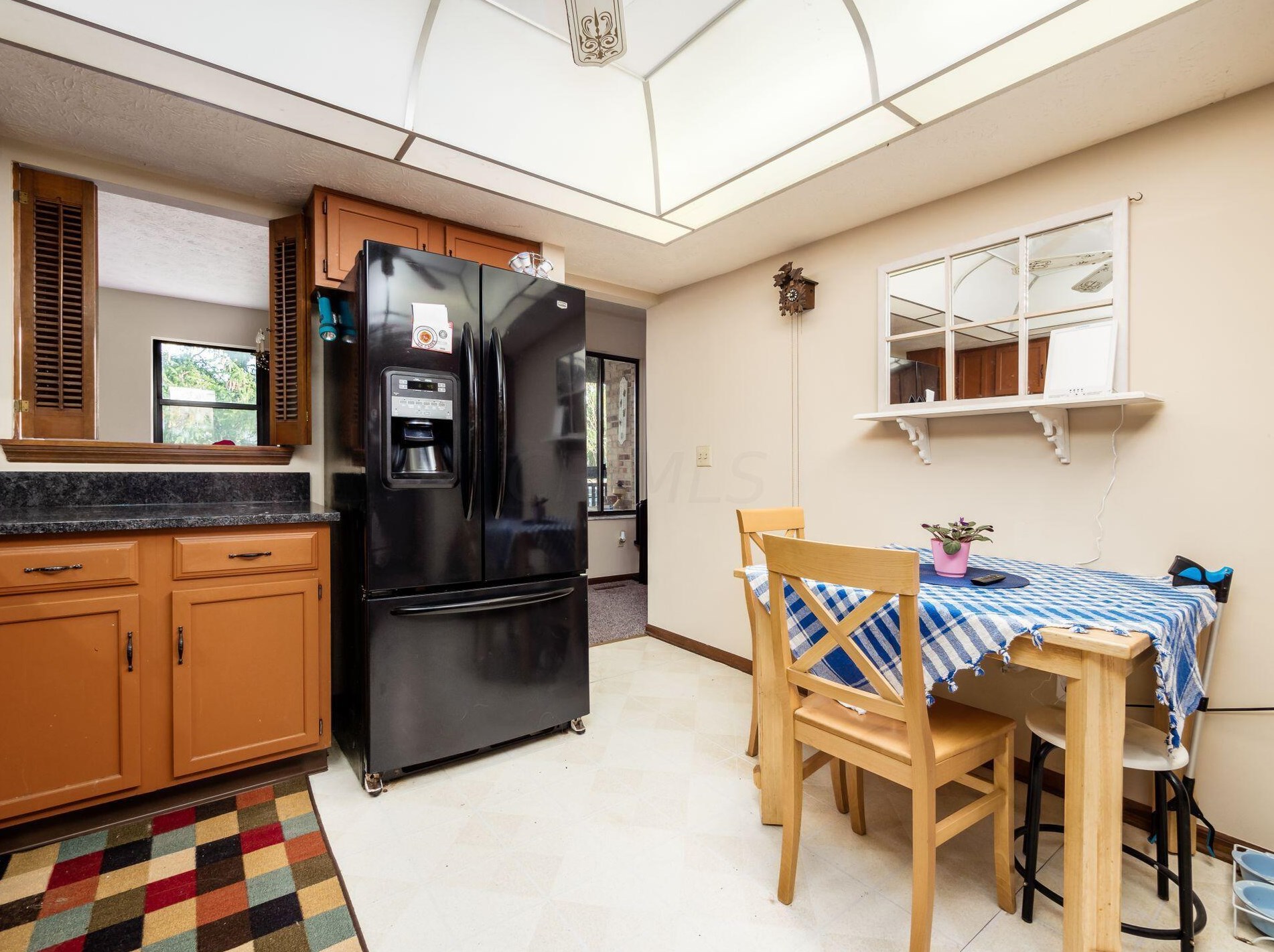 4546 Arlingate Dr, Columbus OH 43220-3068 exterior