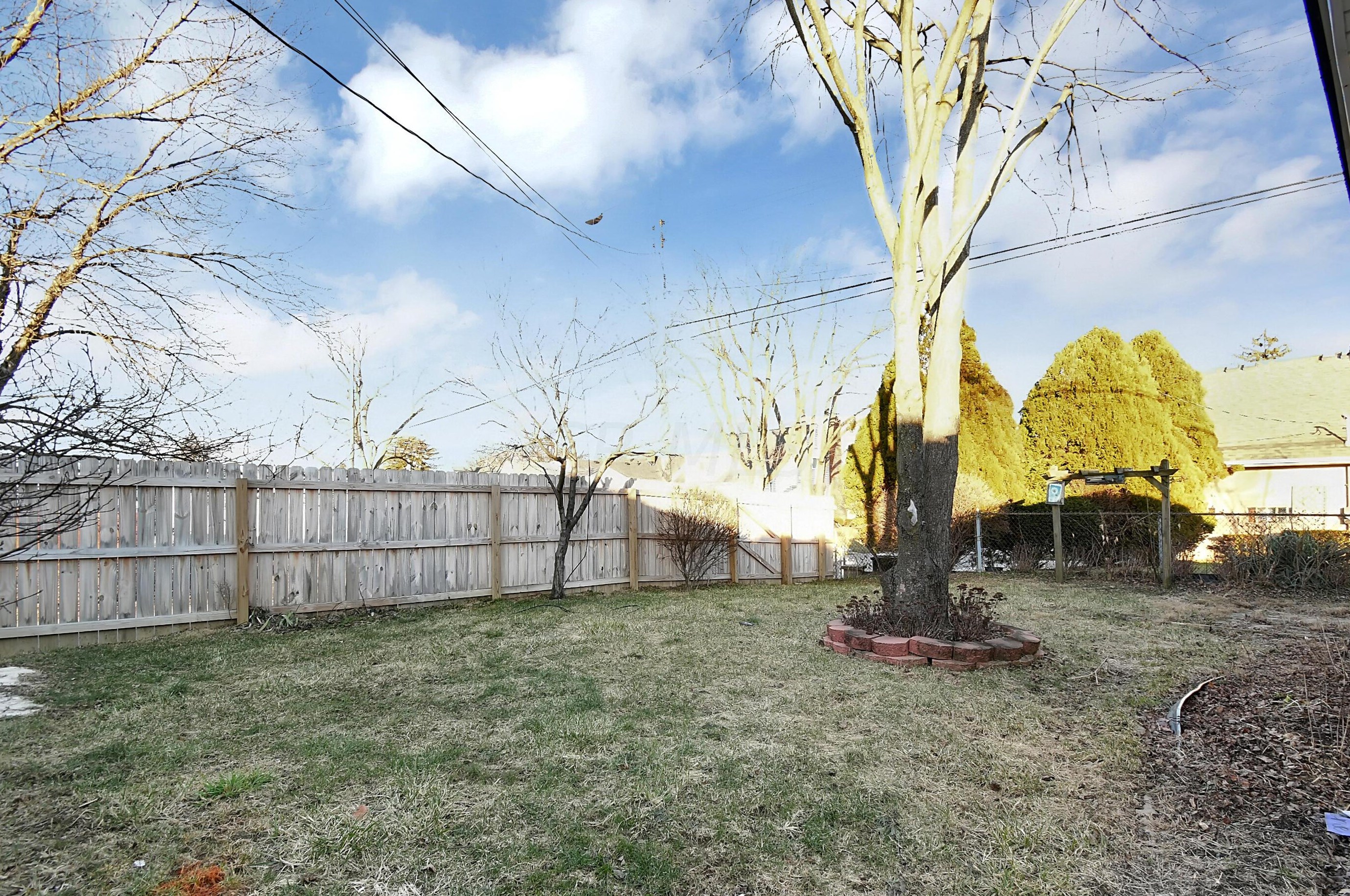 502 Derrer Rd, Columbus OH 43204-1145 exterior