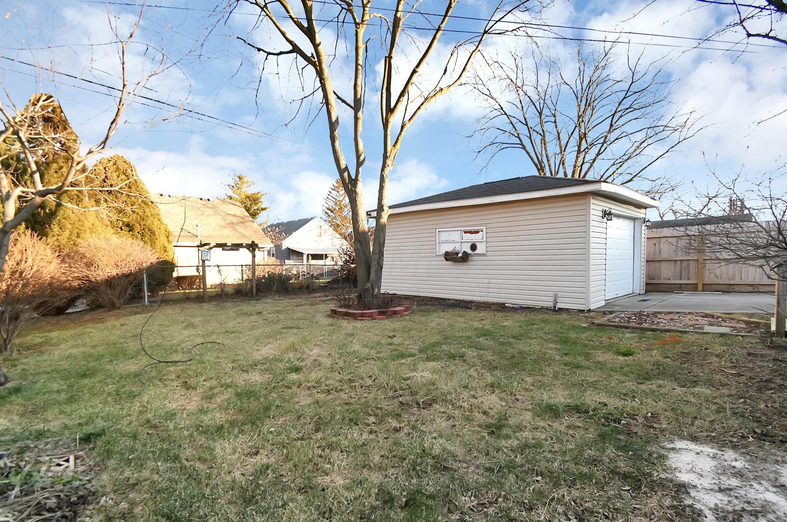 502 Derrer Rd, Columbus OH 43204-1145 exterior