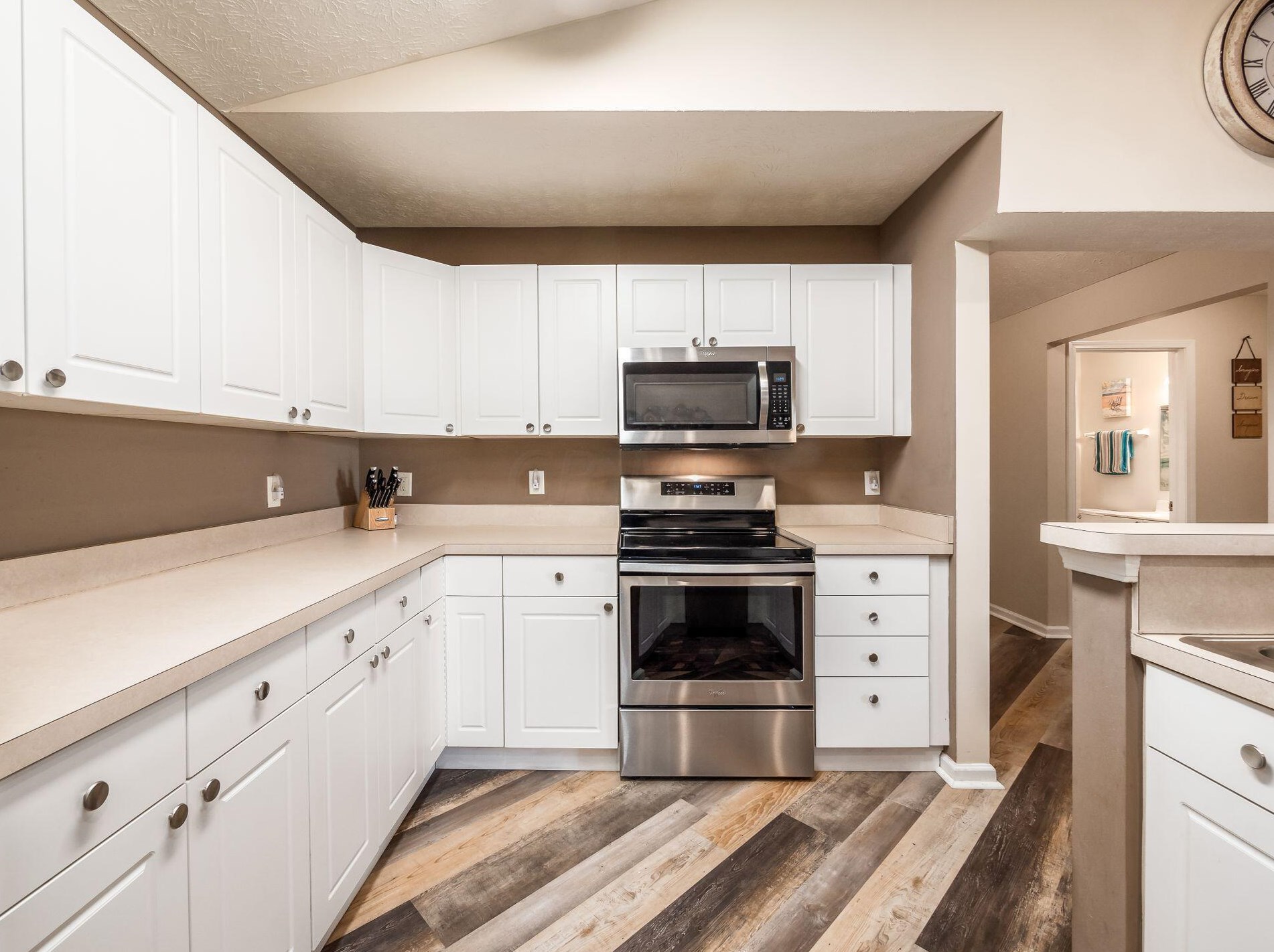 1955 Fortstone Ln, Columbus OH exterior