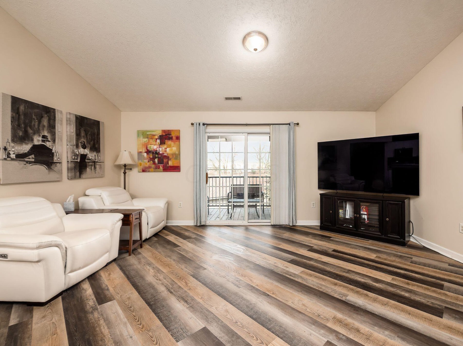 1955 Fortstone Ln, Columbus OH exterior