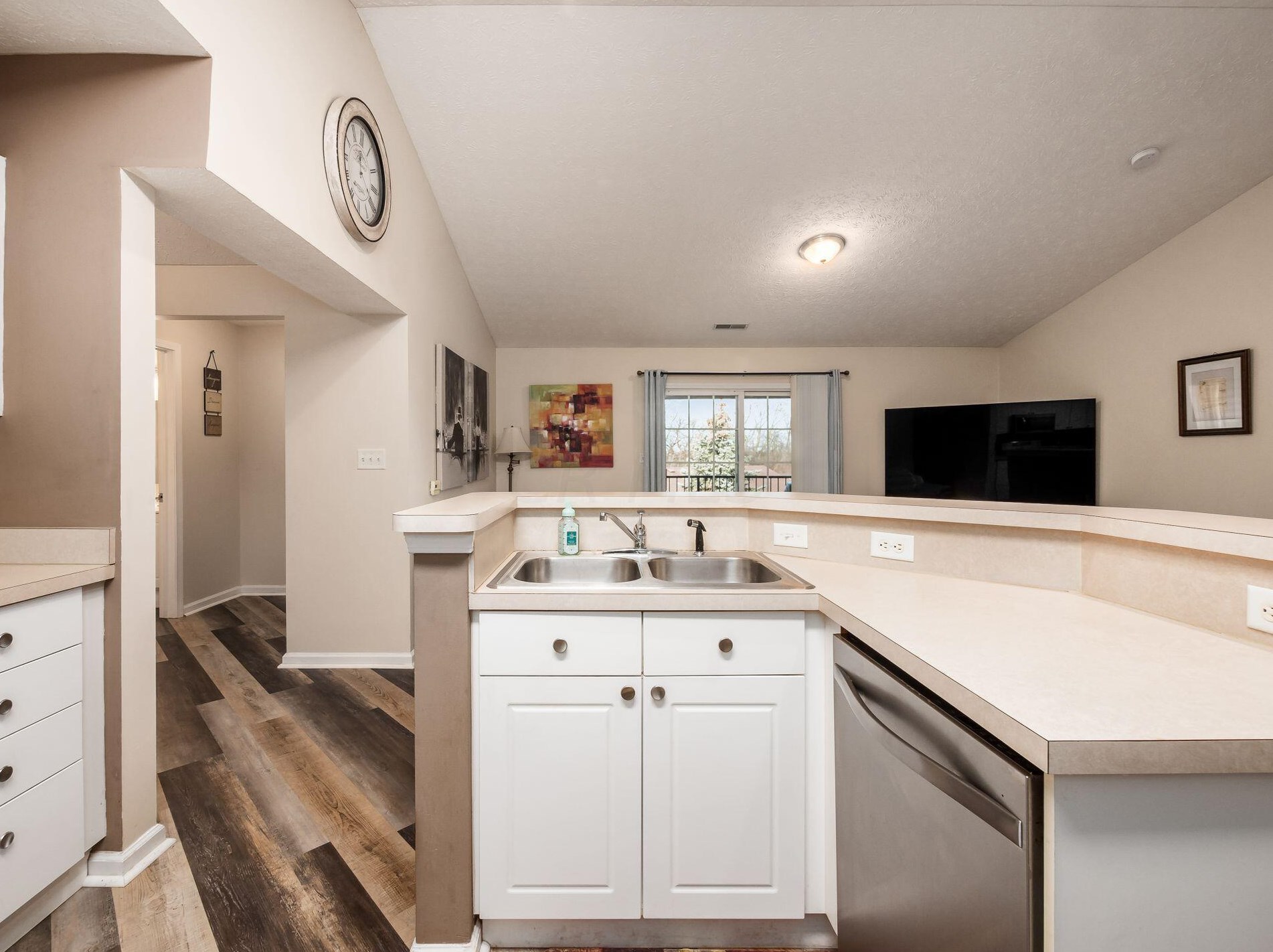 1955 Fortstone Ln, Columbus OH exterior