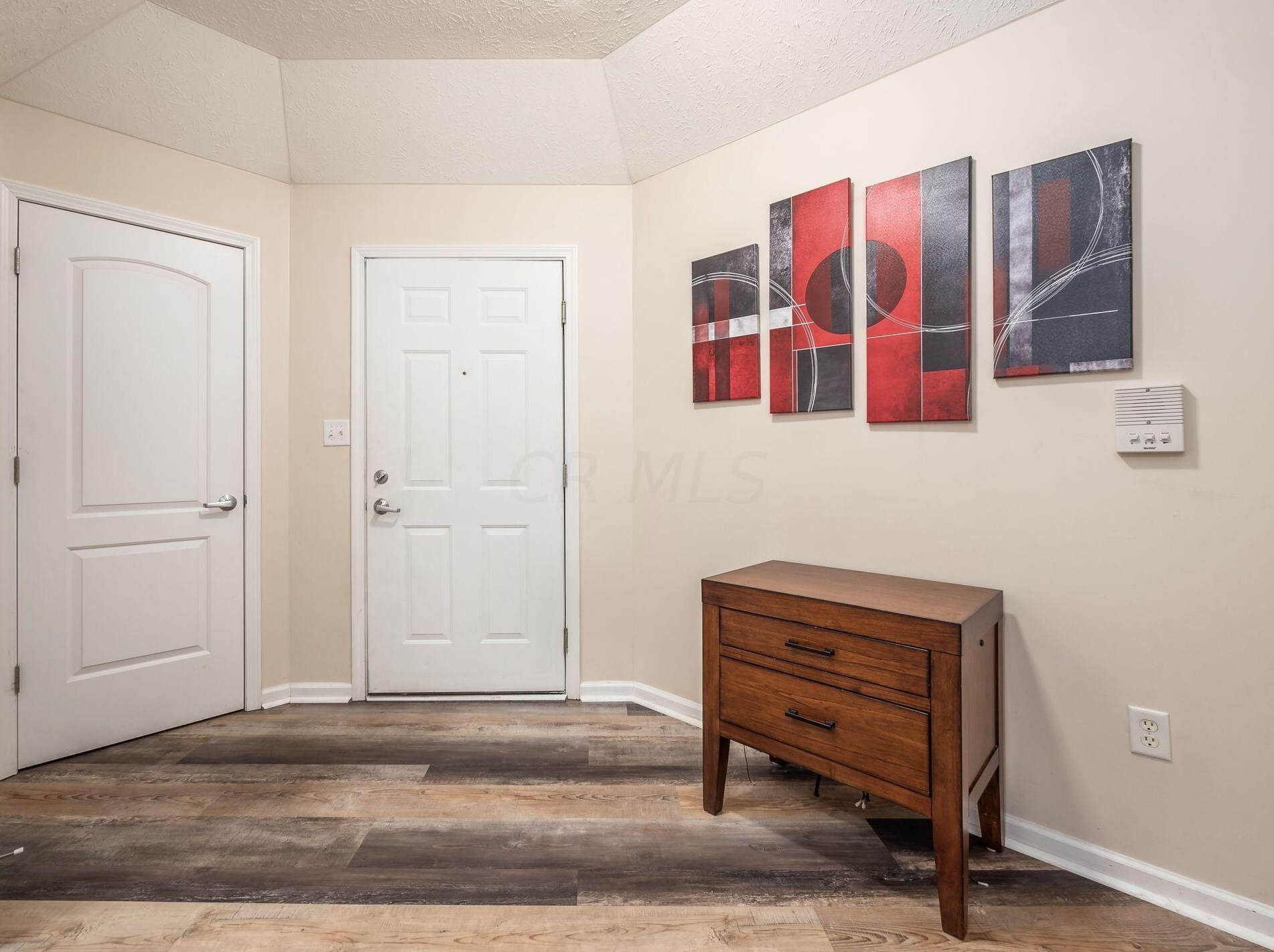 1955 Fortstone Ln, Columbus OH exterior