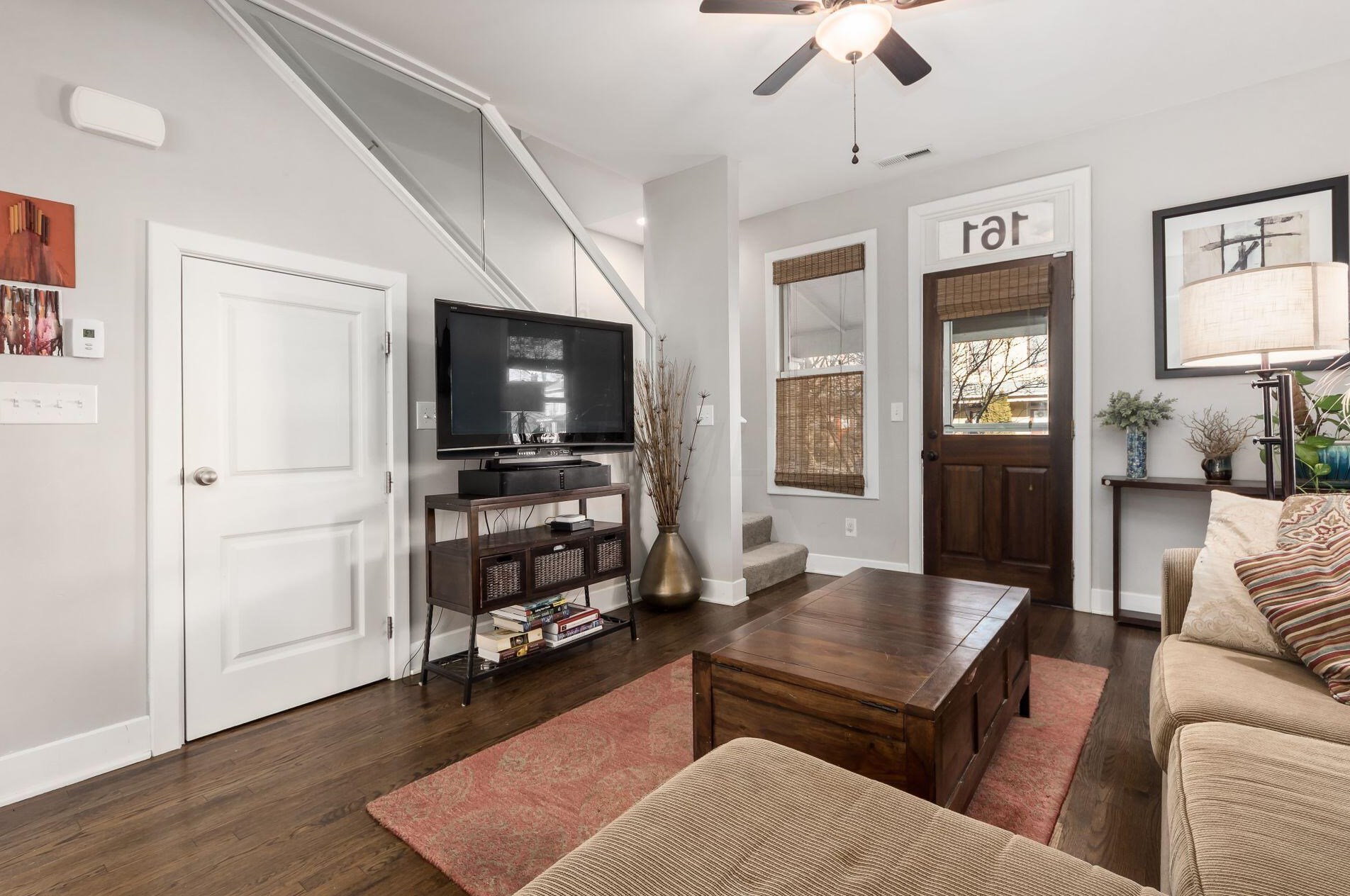 161 4 Ave, Columbus OH 43201-3770 exterior