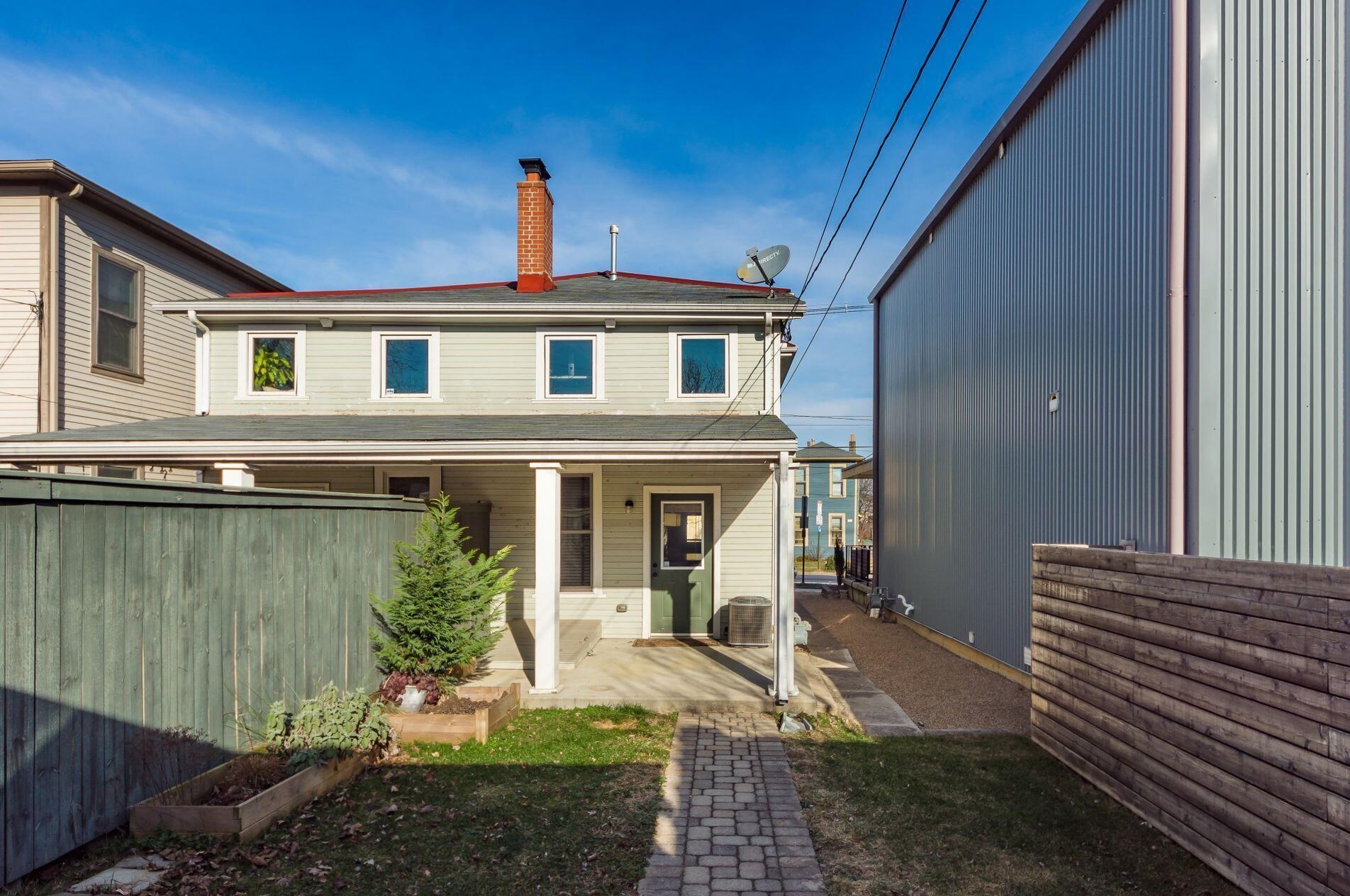 161 4 Ave, Columbus OH 43201-3770 exterior